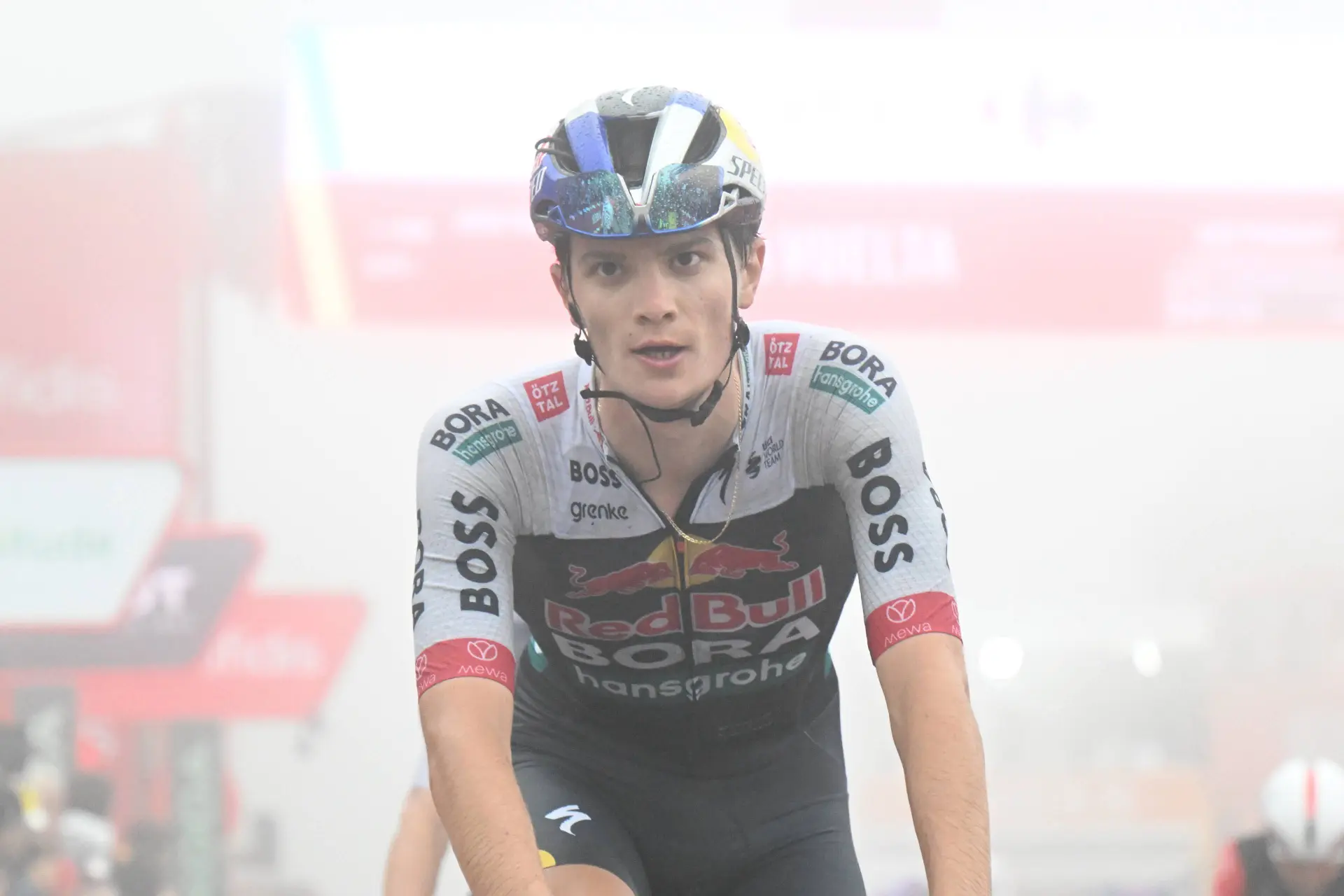 “I’m convinced if Pellizzari hadn’t been racing with Evenepoel, he would have fought him” – Giro winner sees huge potential in Red Bull’s Italian talent