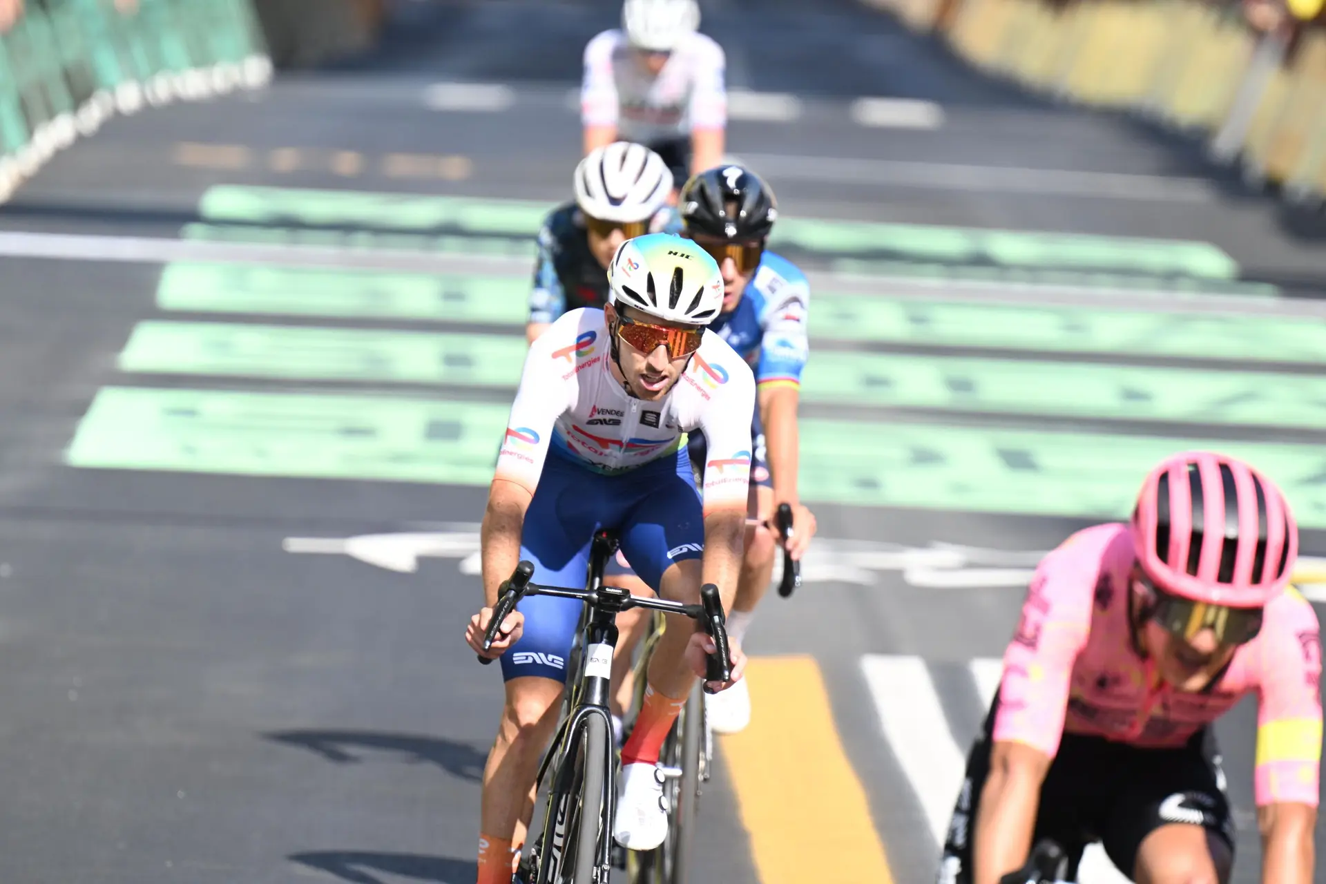 "Terminar em décimo lugar no Tour faz-nos querer fazer melhor" Jordan Jegat: da fuga na penúltima etapa ao top-10 da Volta a França