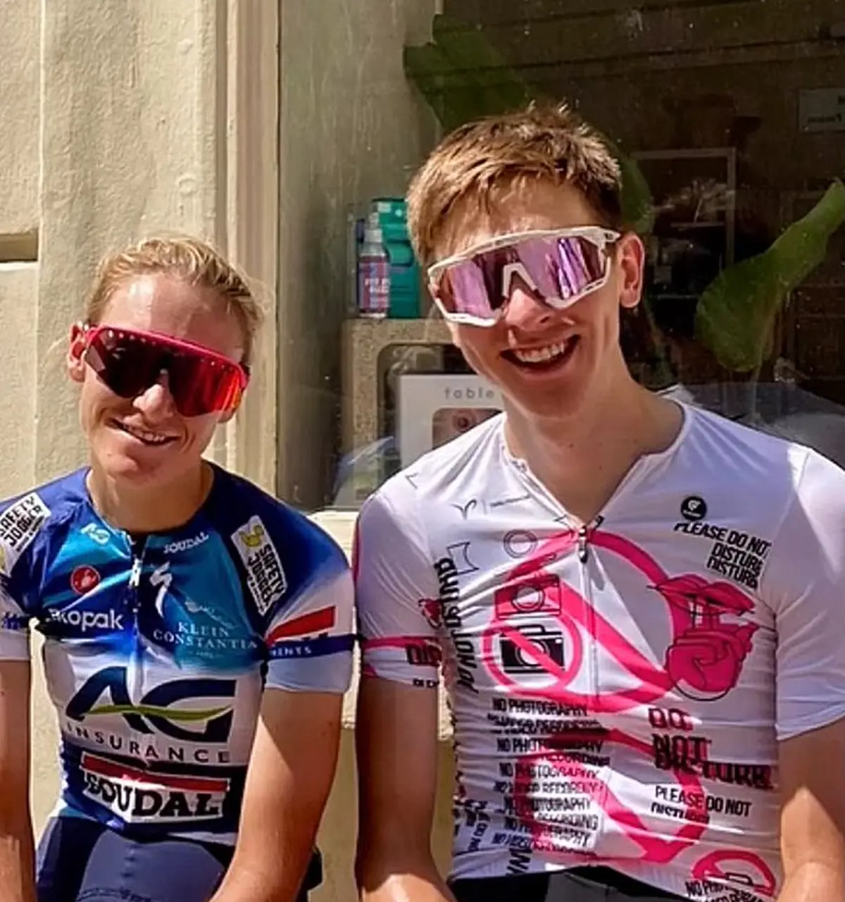 "Do not disturb" - Tadej Pogacar shows up in a self-explaining jersey, asking fans to respect riders' privacy