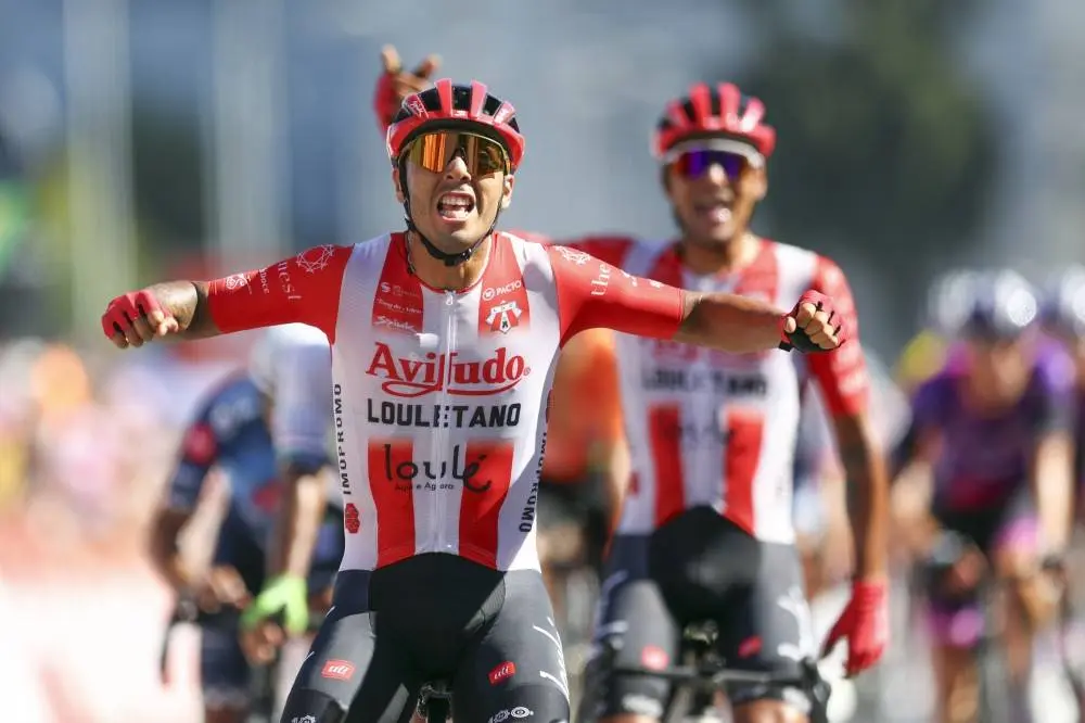 German Tivani vence no Alto do Sameiro a 1ª etapa da Volta a Portugal 2025!