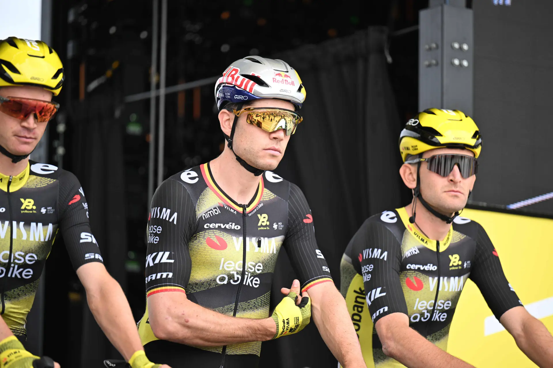 "O objetivo principal ainda está a ser mantido em segredo?" Comentário de colega na Visma suscita curiosidade sobre o grande objetivo de Van Aert para o final da época de 2025
