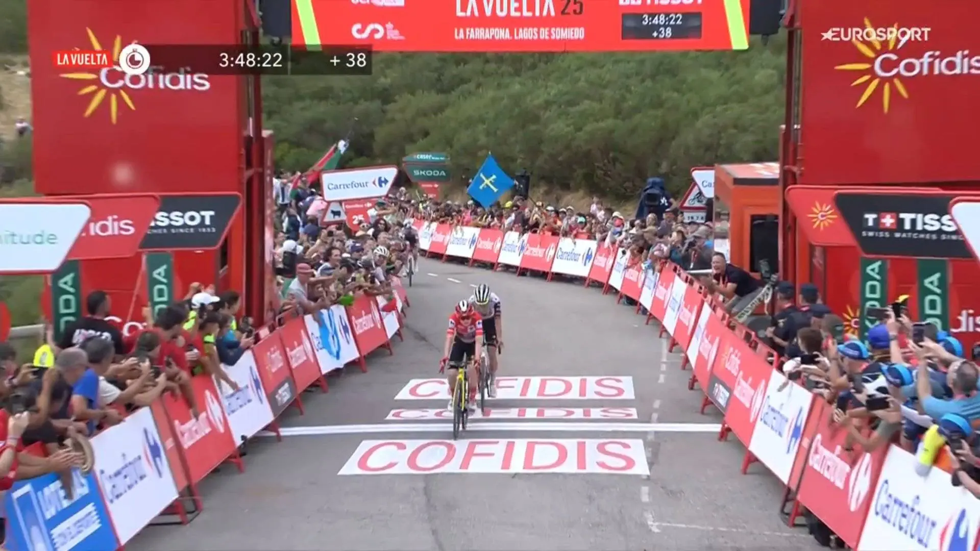 "Foi difícil fazer a diferença por causa do vento de frente" - Jonas Vingegaard compreende a ausência de ataques de Almeida na 14ª etapa da Vuelta