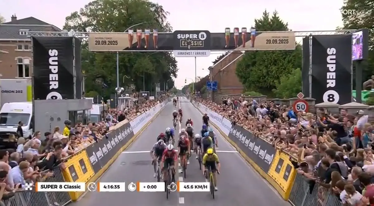 Super 8 Classic results | Arnaud de Lie victorious once again; Brennan and Meeus complete podium in explosive race
