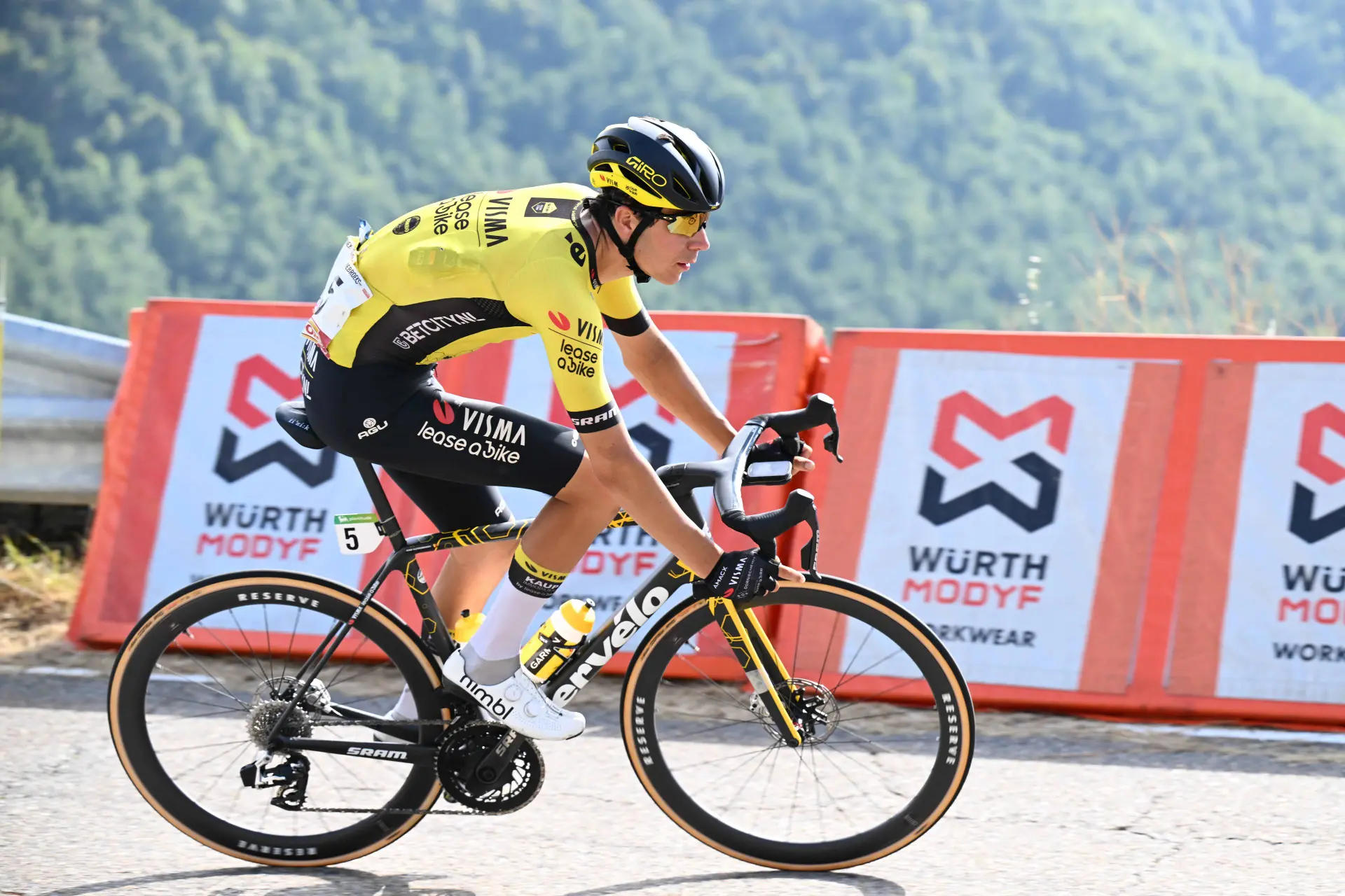 "Jonas Vingegaard" Especialista aponta as razões que levaram Uijtdebroeks a mudar-se para a Movistar Team
