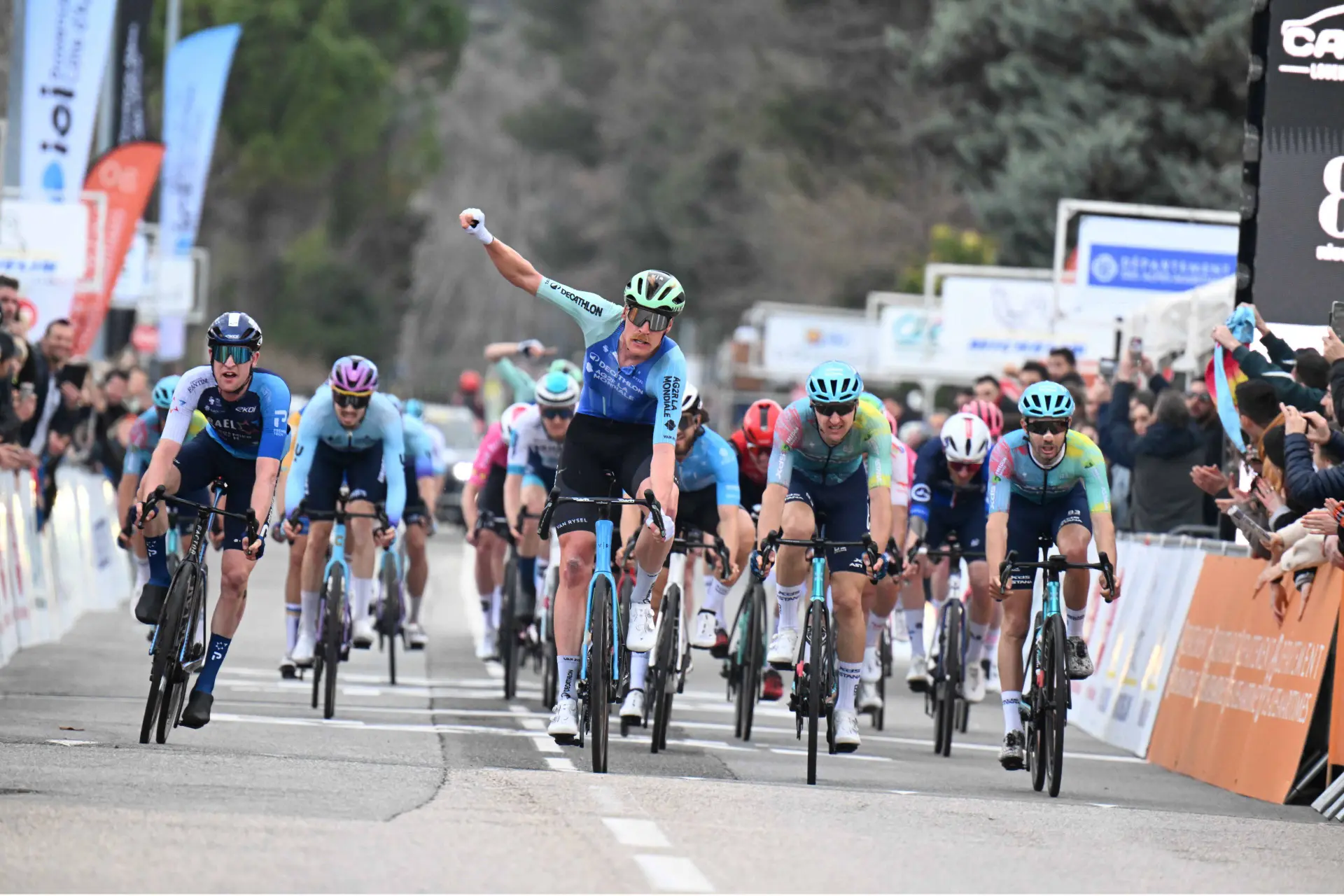 Balanço da época 2025 - Decathlon AG2R La Mondiale: vitórias francesas, Gall brilha nas Grandes Voltas e Seixas alimenta grandes sonhos
