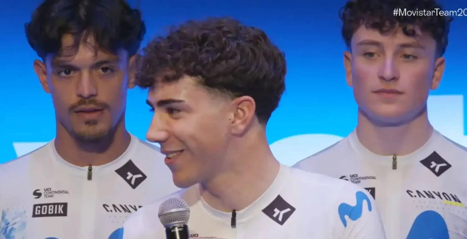 O futuro da Movistar? Talento de 18 anos fala do orgulho de se juntar à equipa espanhola: “Esta equipa sempre foi a referência”