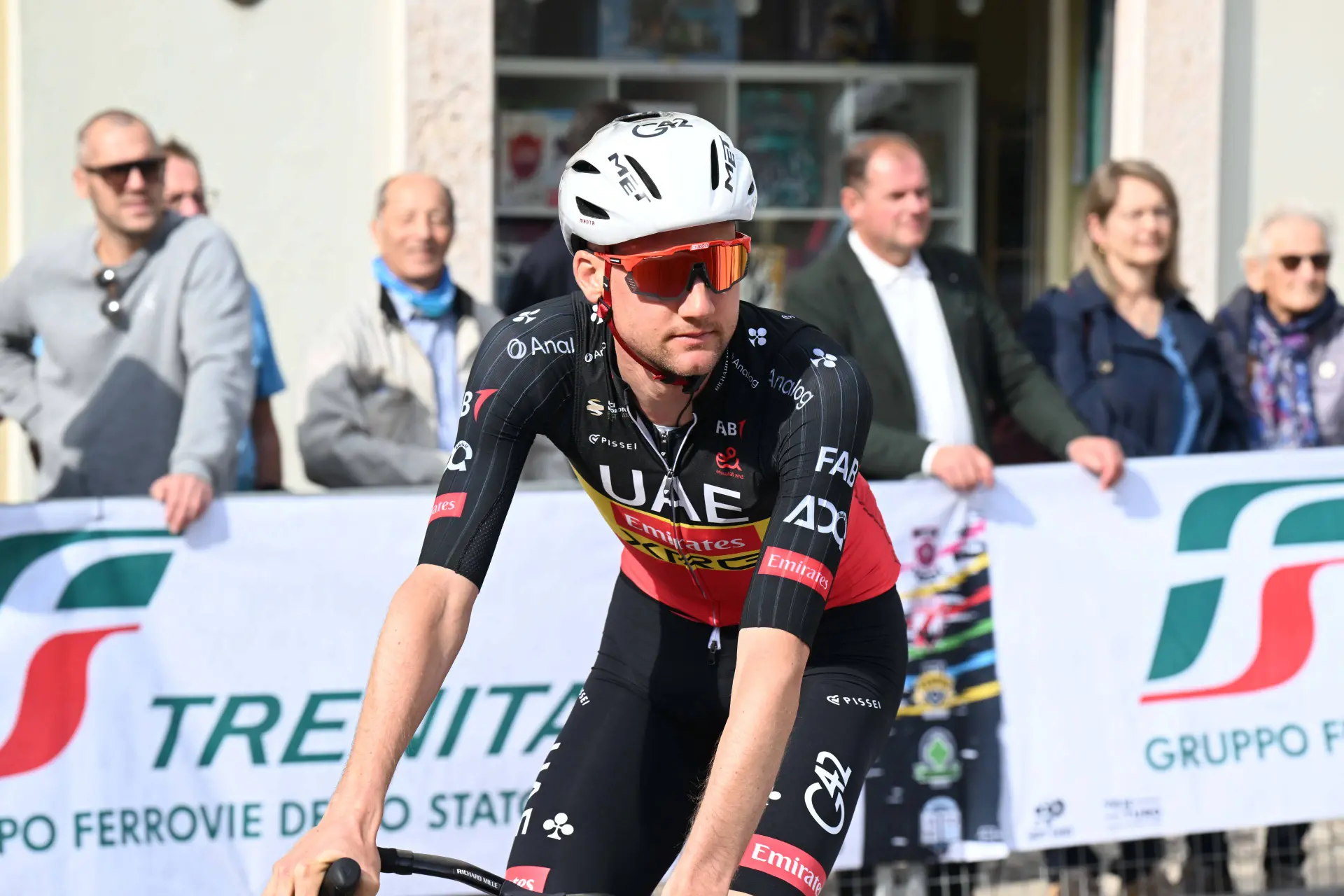 “As pessoas ficariam surpreendidas”: Tim Wellens desmente rumores de salários astronómicos na UAE Team Emirates