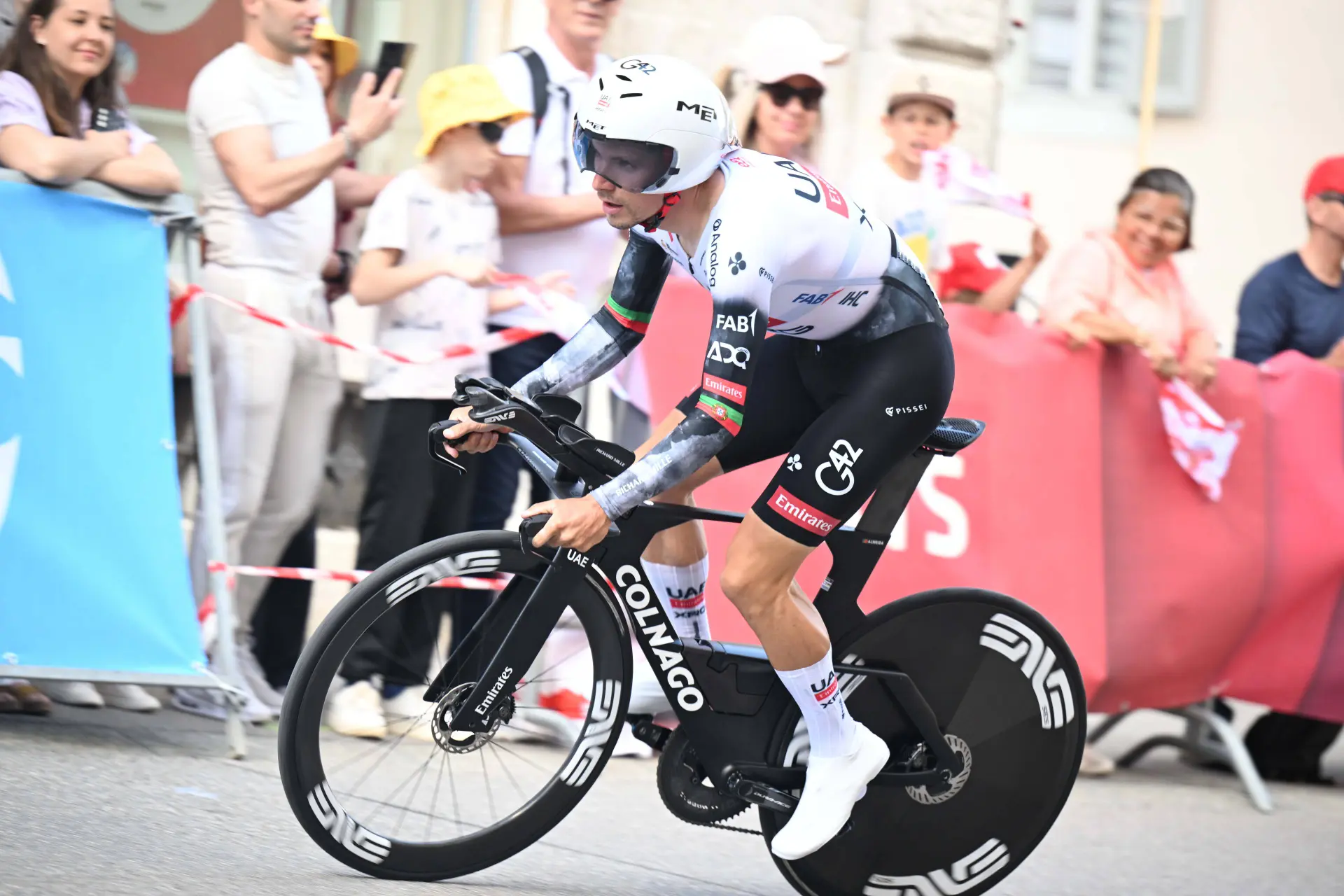“Esperava perder um pouco, mas não tanto” - João Almeida cede tempo significativo face a Juan Ayuso no CRI da Volta ao Algarve