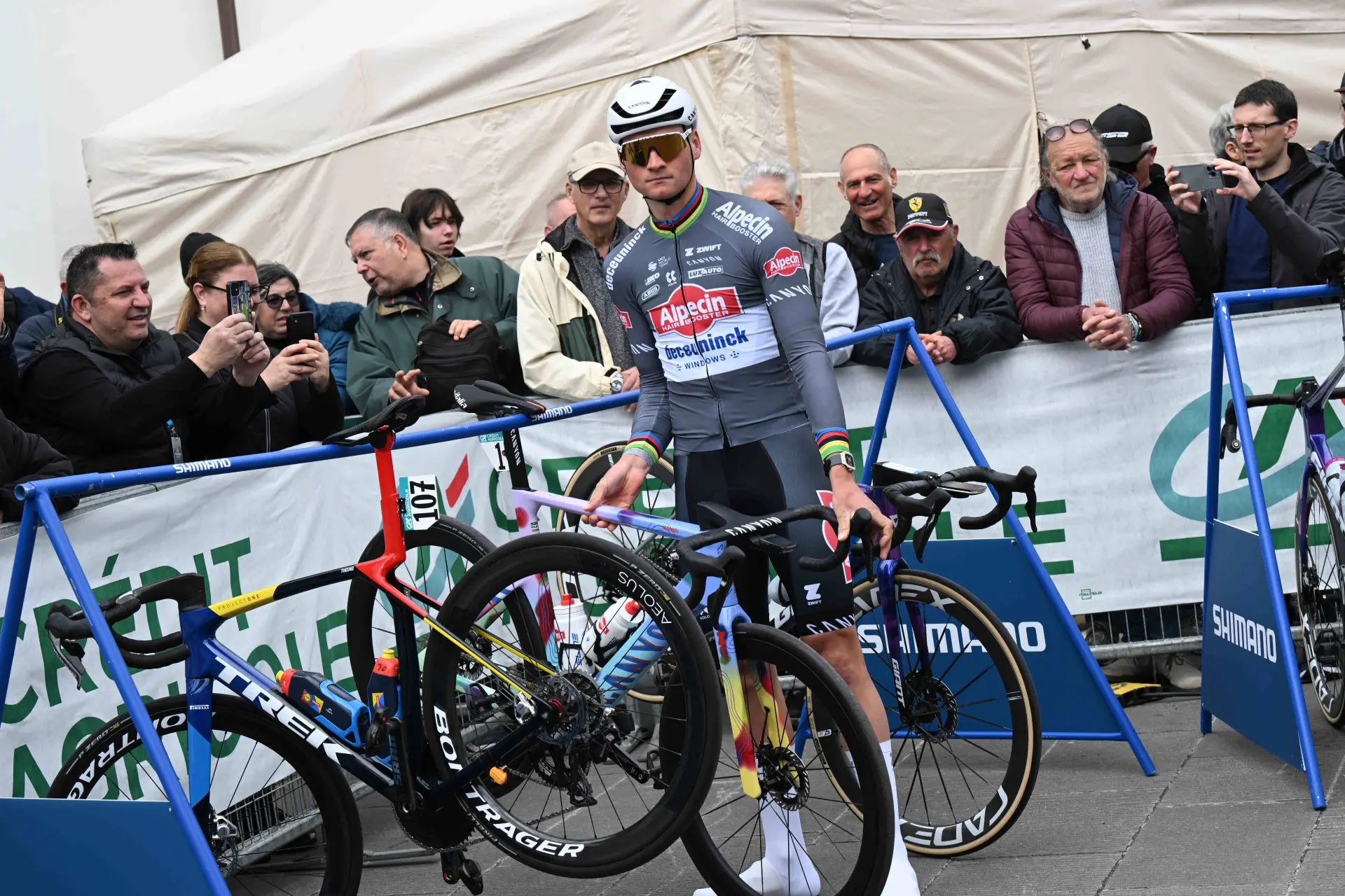 OFICIAL: Mathieu van der Poel abre a temporada de estrada de 2026 na Omloop Het Nieuwsblad, Alpecin confirma programa completo das Clássicas da Primavera