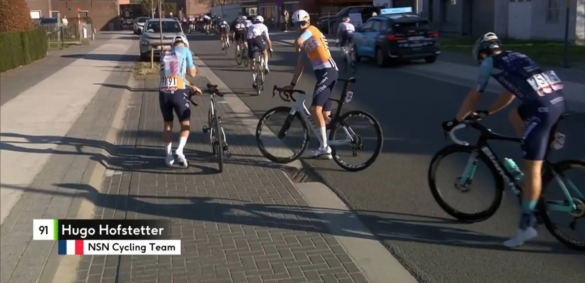 LIVE | Nokere Koerse 2026 - With 7 cobbled sectors to the finish, tension is rising and crashes keep happening