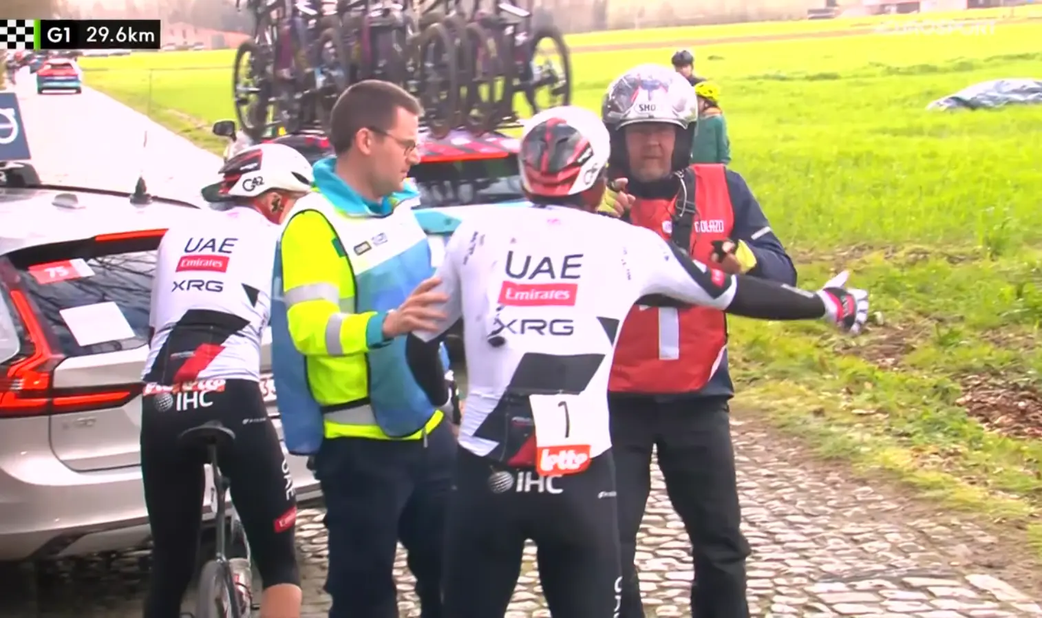 LIVE | Ronde van Brugge - Tour of Bruges 2026 - Molano fell after being hit by a motorbike