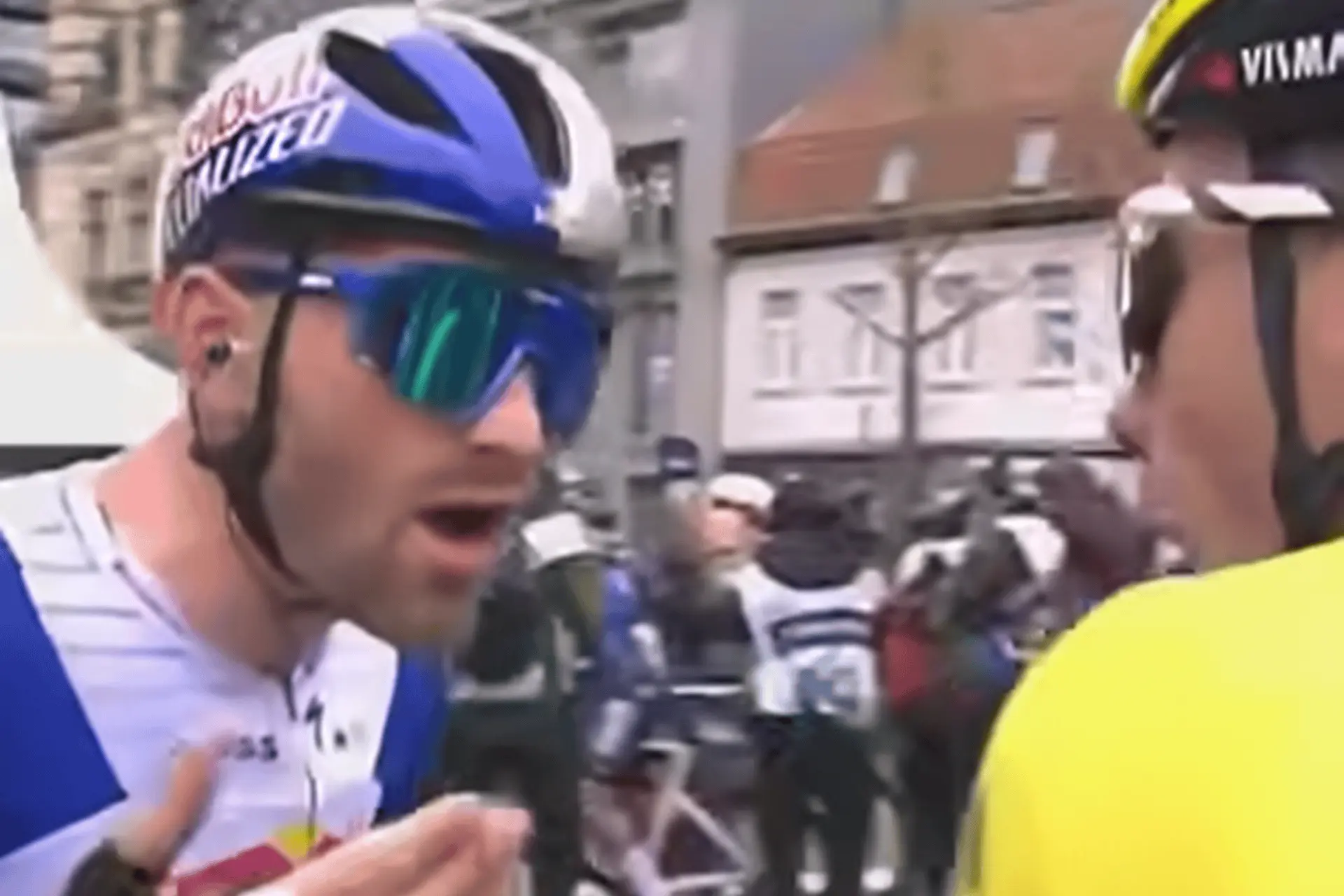 VIDEO: Jordi Meeus clashes with Christophe Laporte in furious confrontation after sprint incident at In Flanders Fields