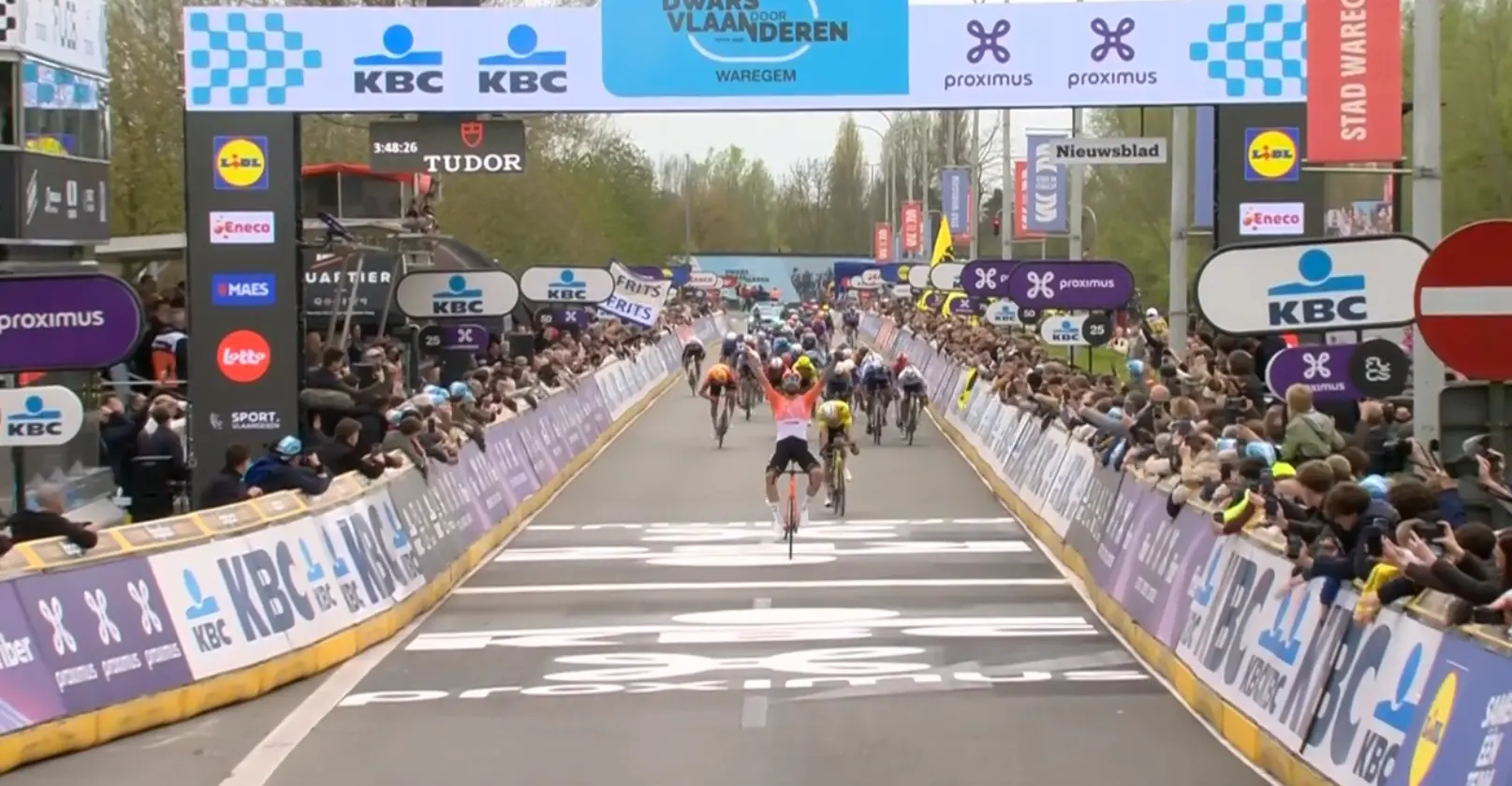 Results Dwars door Vlaanderen 2026 | Heartbreak again for Wout van Aert as Filippo Ganna crushes Belgian dreams in thrilling finale