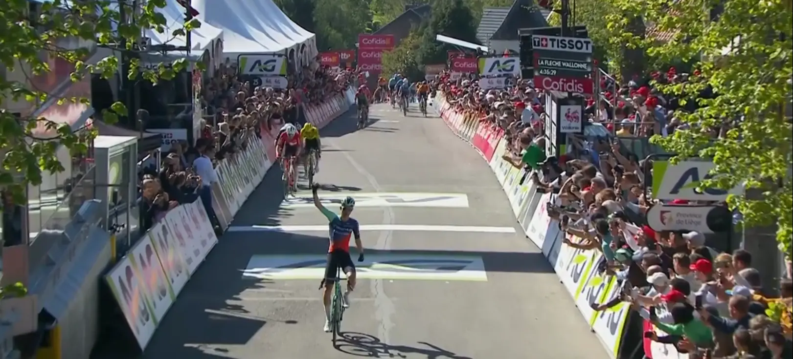 Results La Flèche Wallonne 2026 | 19-year-old Paul Seixas conquers Mur de Huy despite mid-race crash scare