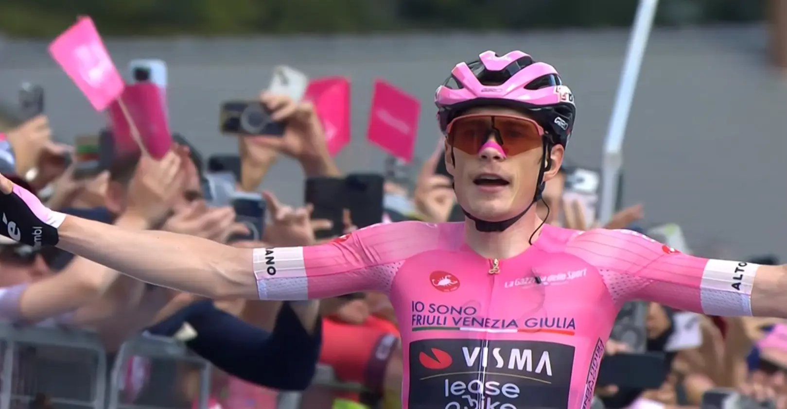 Results Giro d'Italia stage 16 - Jonas Vingegaard cements pink jersey battle with triumphant climb to Carì
