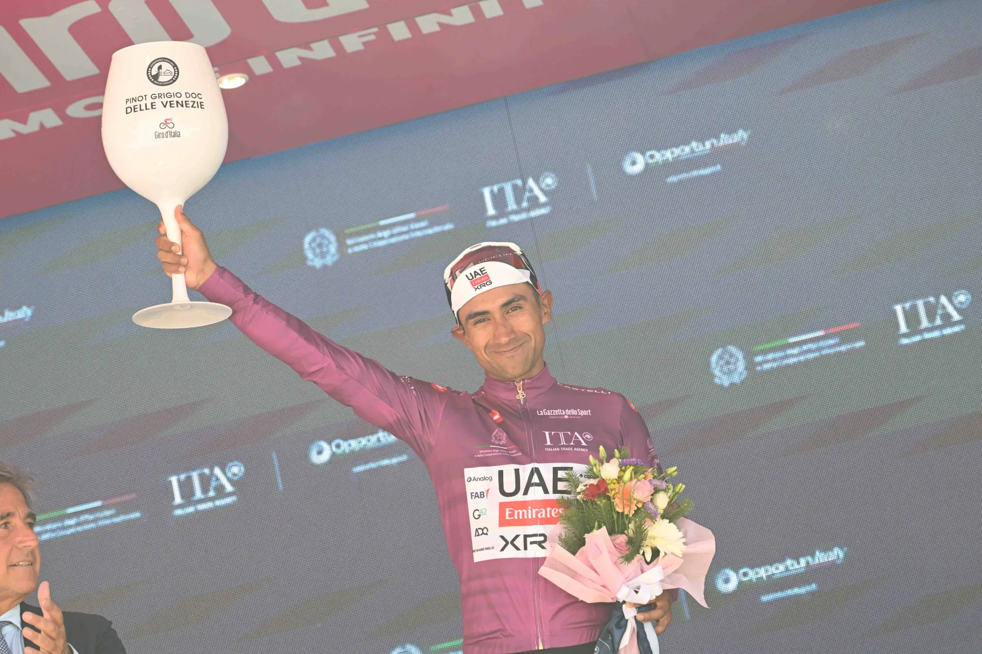 “We took points, we have the jersey” - Jhonatan Narvaez hits Stage 17 target as Giro d’Italia points jersey changes hands
