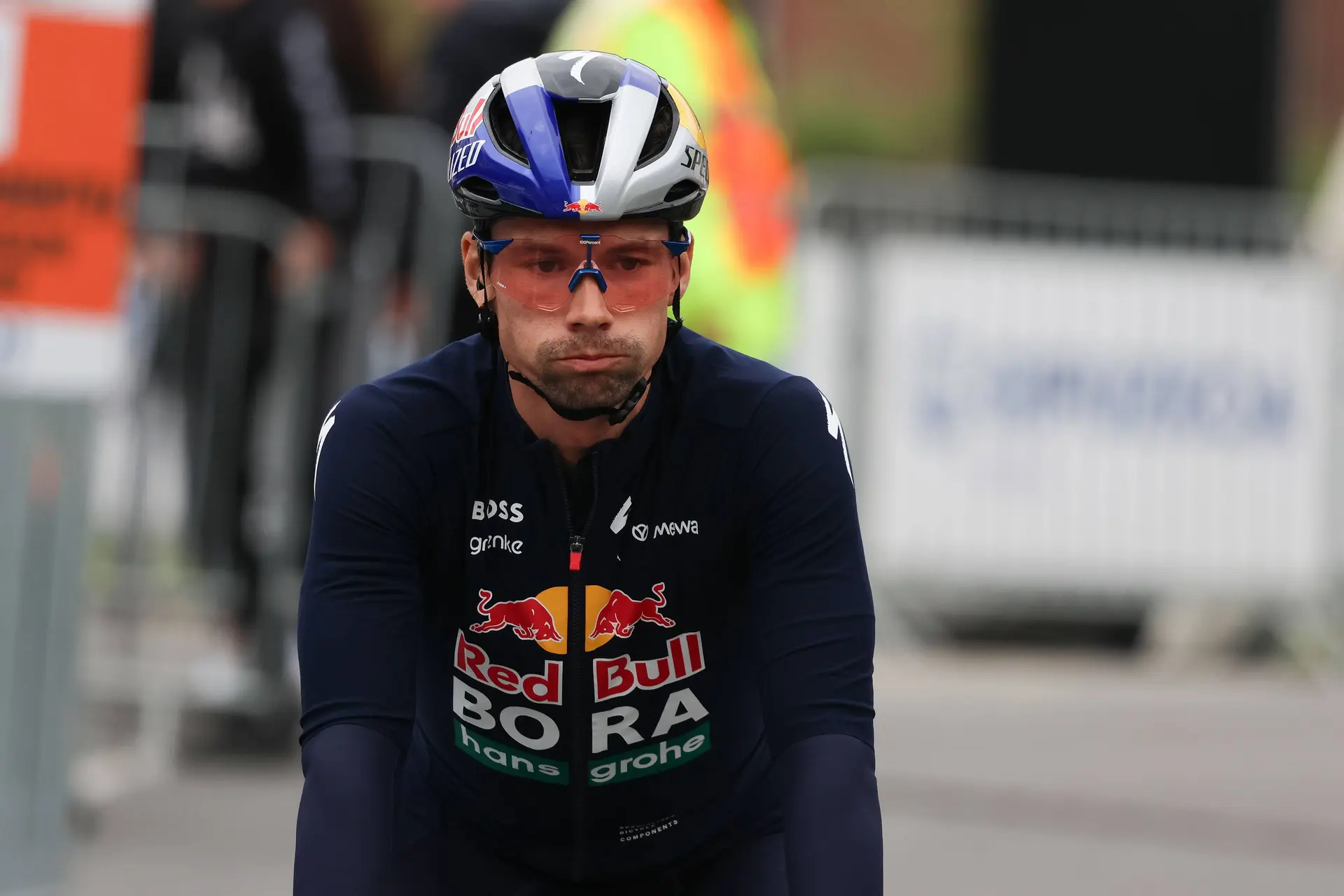 “Só estou a tentar ajudar a equipa” - Primoz Roglic minimiza dificuldades na Volta à Romandia enquanto aumentam as críticas de especialistas e antigos profissionais