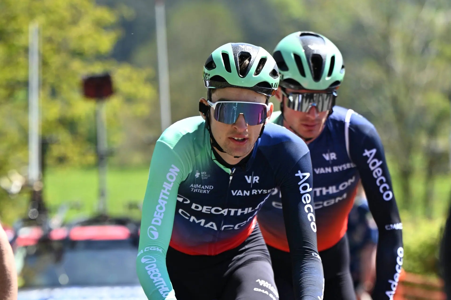 Relatório médico e abandonos - Tour Auvergne-Rhône-Alpes 2026, 1a etapa - Paul Seixas perde um gregário-chave