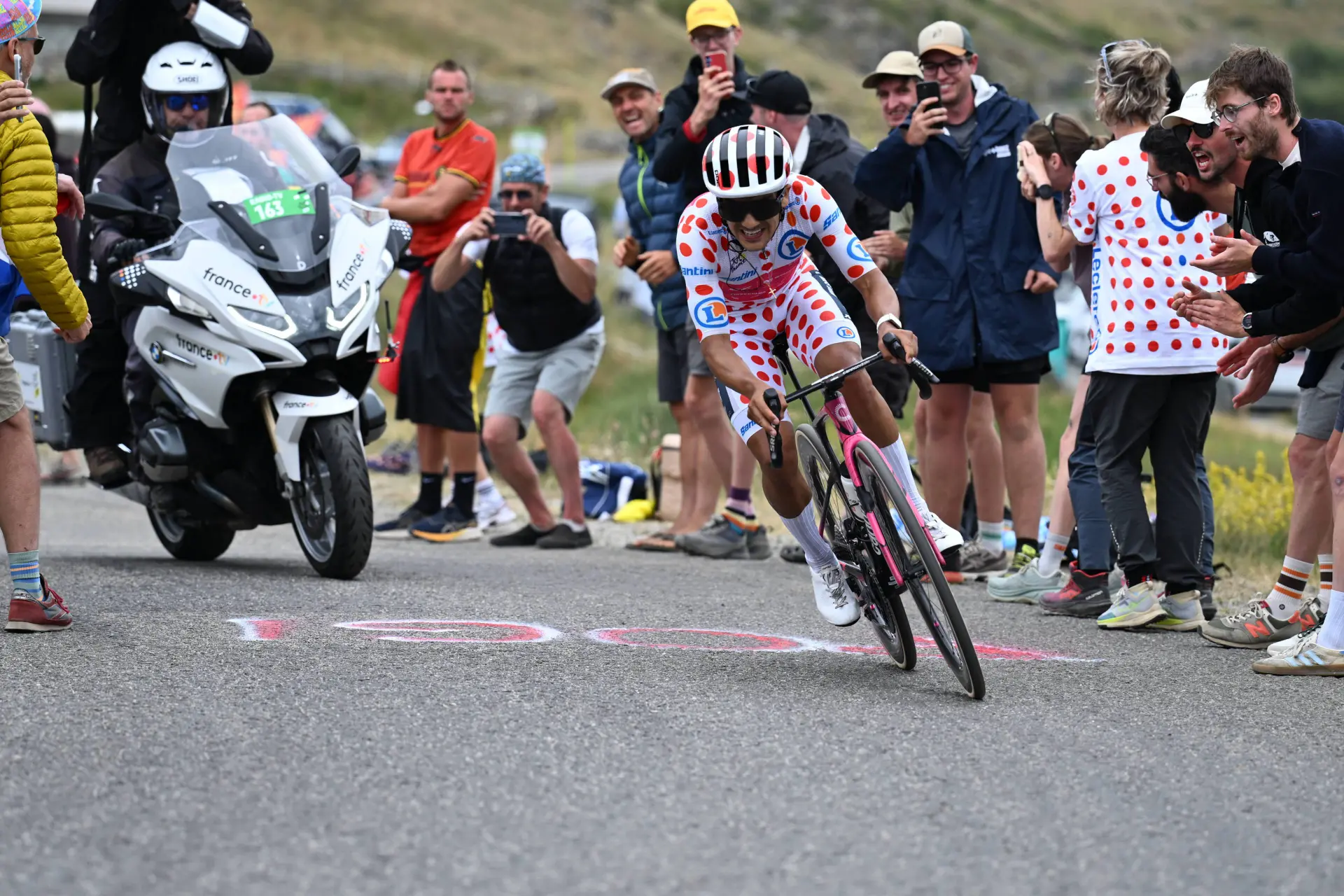 "I can’t ask for anything else" - Alpe d'Huez win caps off perfect Tour de France for Richard Carapaz