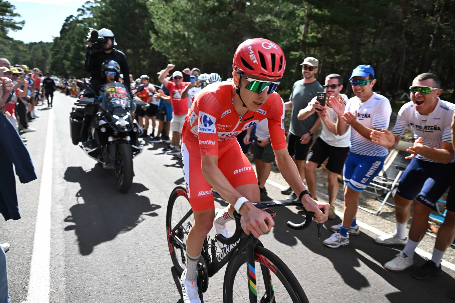 "I didn't see a happy Pogacar" - UAE leader's Vuelta move explained after his solo attack brought back in rare moment