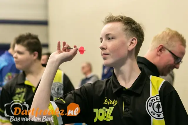 Strijd op PDC topniveau in finale bij sportcafé de Vrijboom in Beuningen