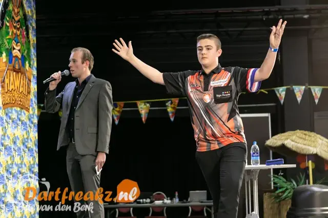 Kovács en Císařová zegevieren op Budapest Masters; Van Bijnen runner-up na missen bullseye