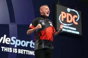 WMP semi: Aspinall en Clayton strijden om hoofdprijs en Phil Taylor trofee