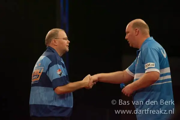 Van der Voort opent deur voor opvallende comeback met Van Barneveld: ‘Dan zou ik het overwegen’