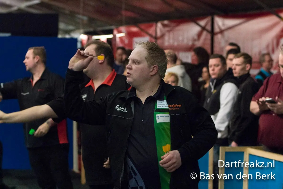 Davy van der Zande halve finale tijdens het Kaunas open in Litouwen, Sutton slaat de dubbel