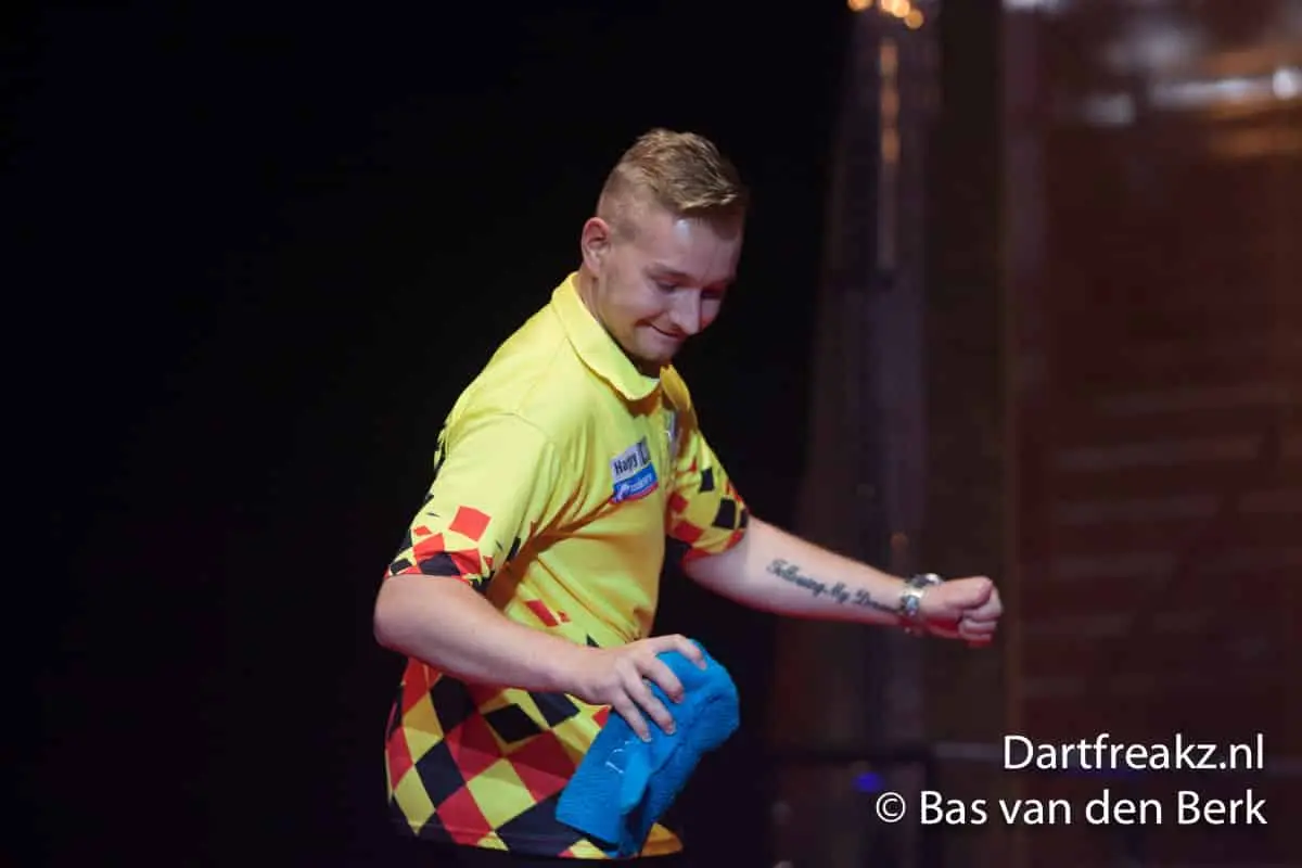 WMP 1e ronde middagsessie: Danny Noppert naar huis, Dimitri van den Bergh wint