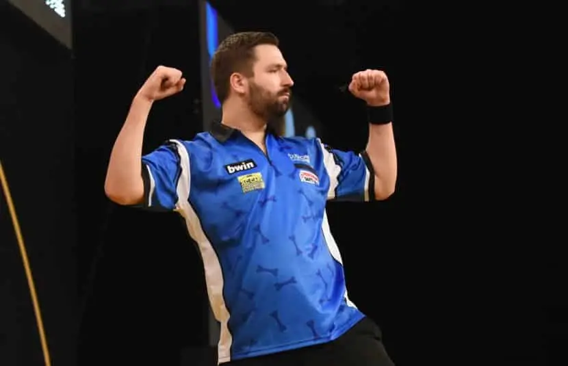 Lakeside-speler Smith-Neale heeft been op 3 plaatsen gebroken