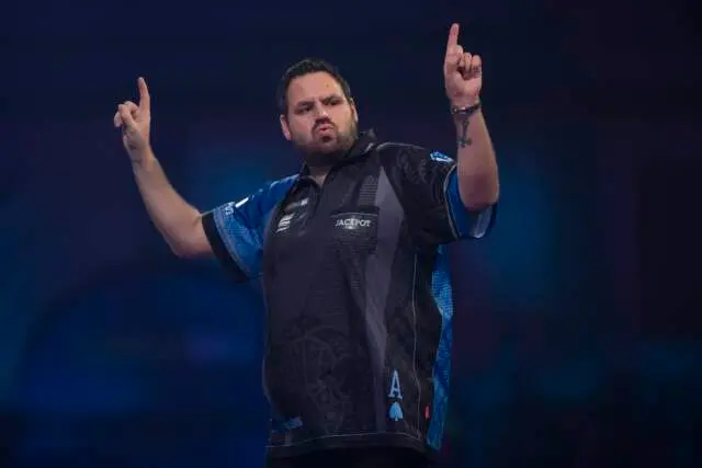 Adrian Lewis maakt comeback als darter: dit is waar en wanneer