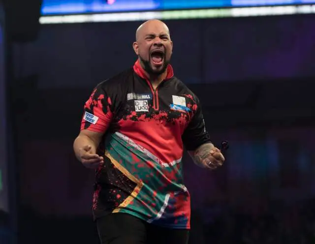 Devon Petersen, Joe Murnan en Jarred Cole in actie tijdens tiende week Modus Super Series 12