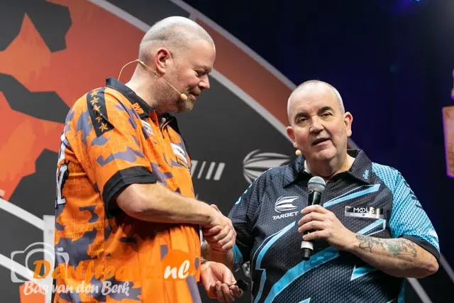 Terugblik: de eerste PDC-clash tussen Phil Taylor en Raymond van Barneveld