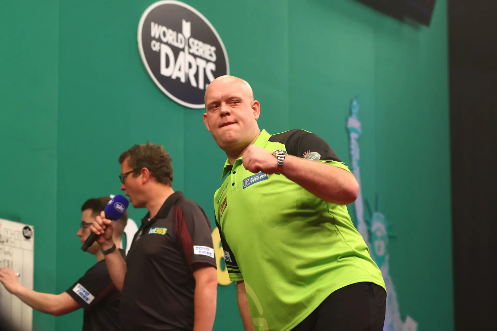 Michael van Gerwen wint met een whitewash de US Darts Masters in New York