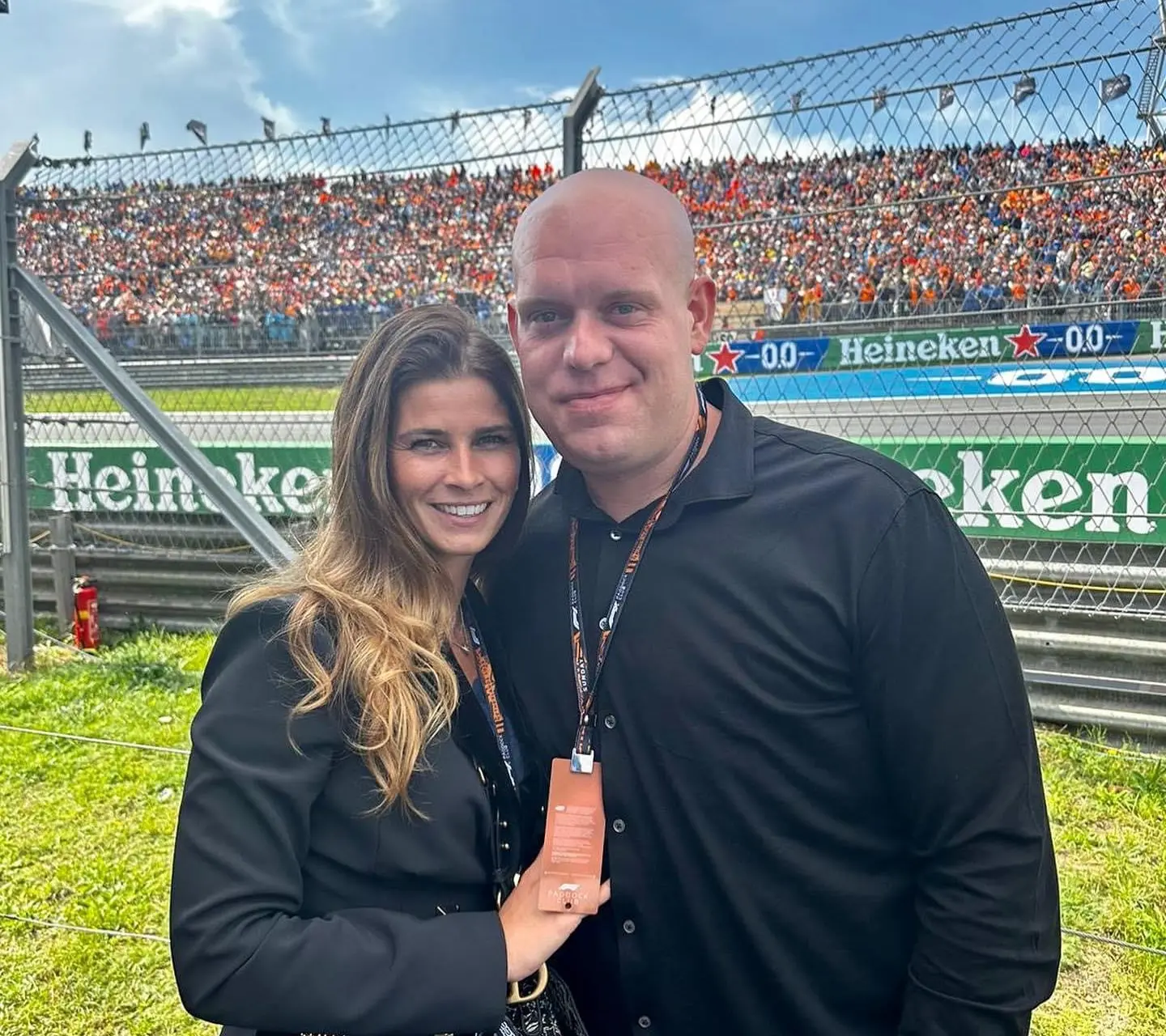 Ook Michael van Gerwen aanwezig bij historische zege Max Verstappen