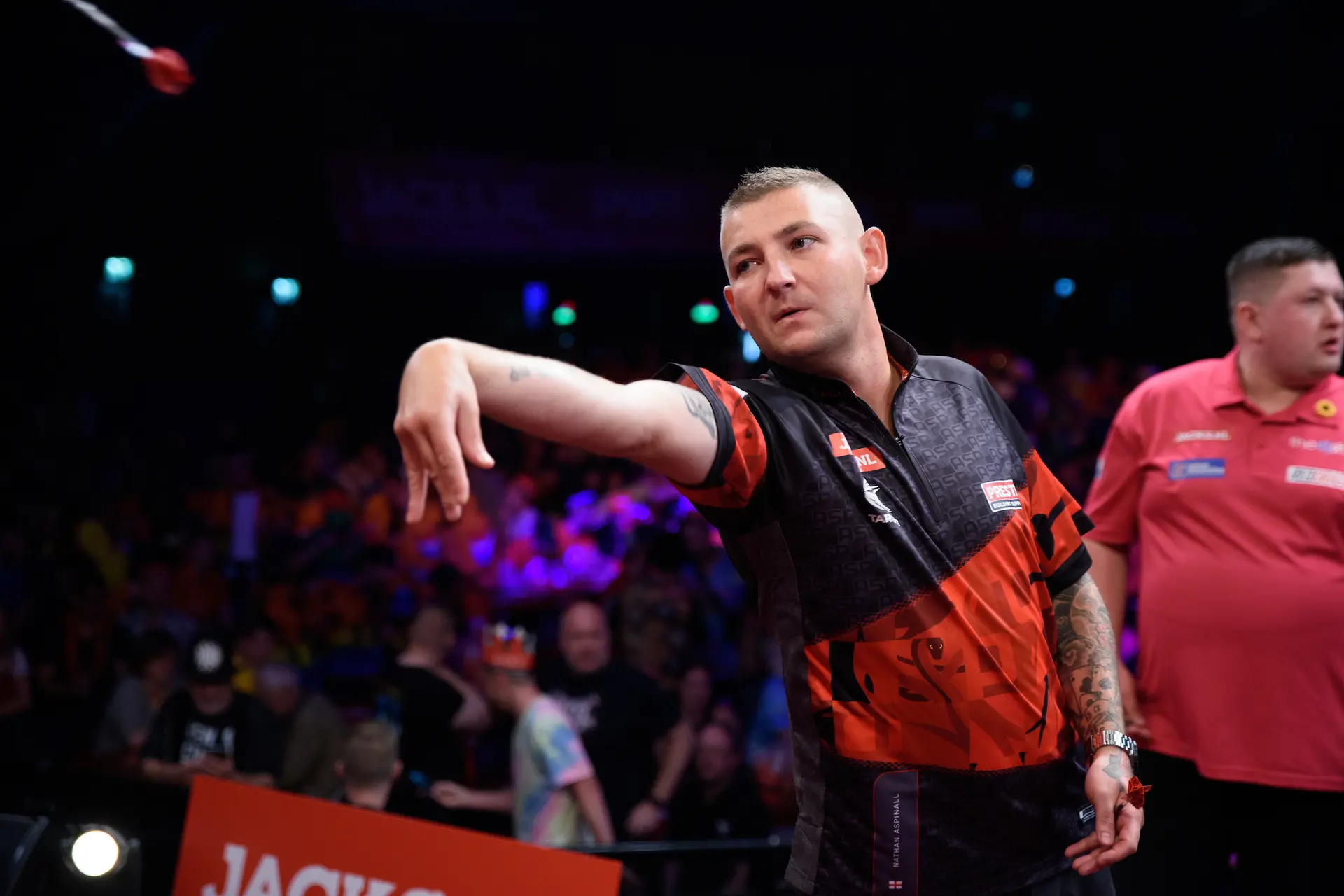 Nathan Aspinall prijst Michael van Gerwen als de grootste speler van zijn tijd
