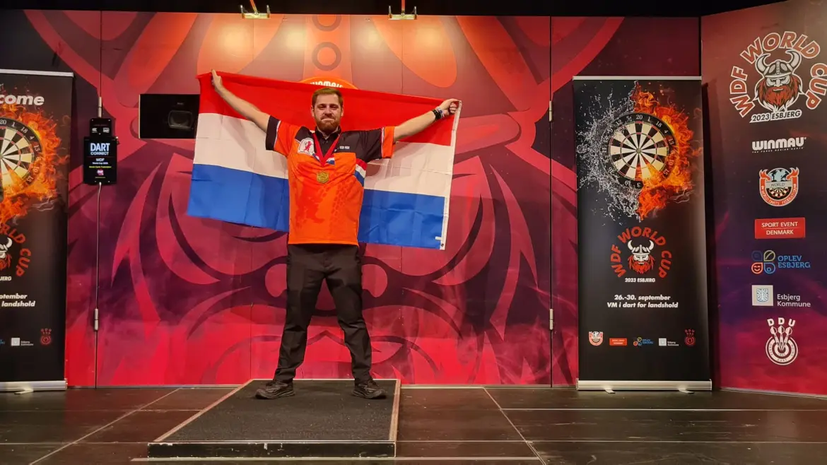 Berry Van Peer is de vijfde Nederlander ooit die WDF World Cup Singles wint