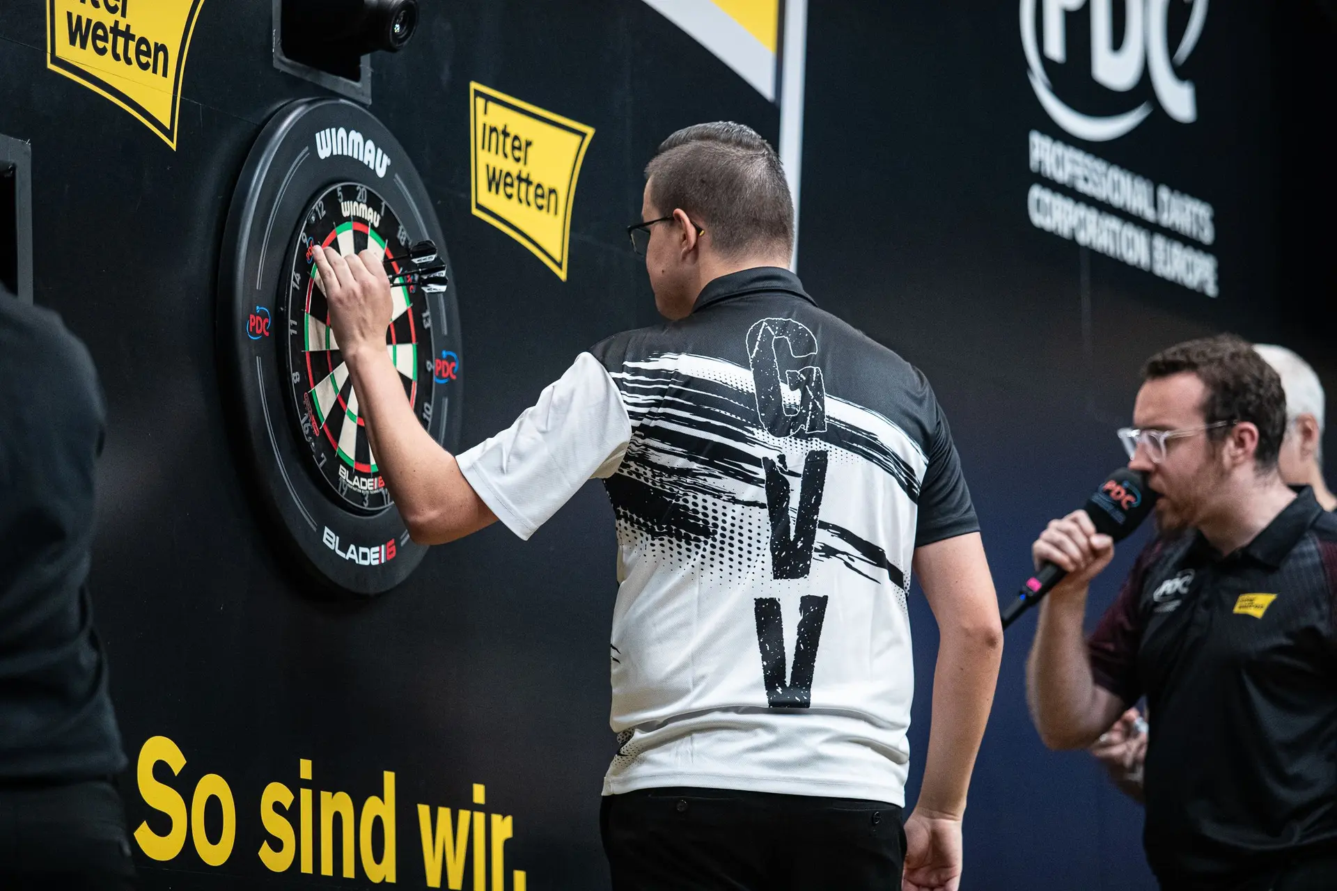 Nieuwe trend gespot op PDC Players Championship, Gian van Veen weigert erin mee te gaan