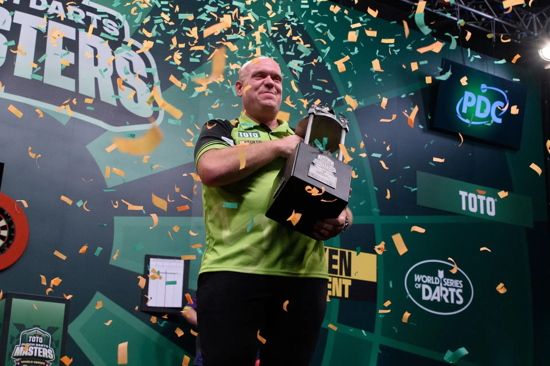 VIDEO samenvatting: Michael van Gerwen's epische winst in de TOTO Dutch Darts Masters