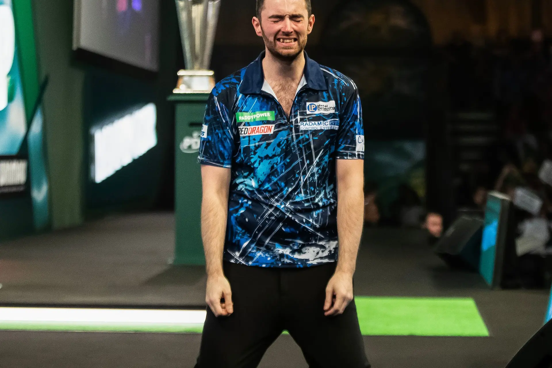 Luke Humphries: Wereldkampioen darts met een missie voor mentale gezondheid