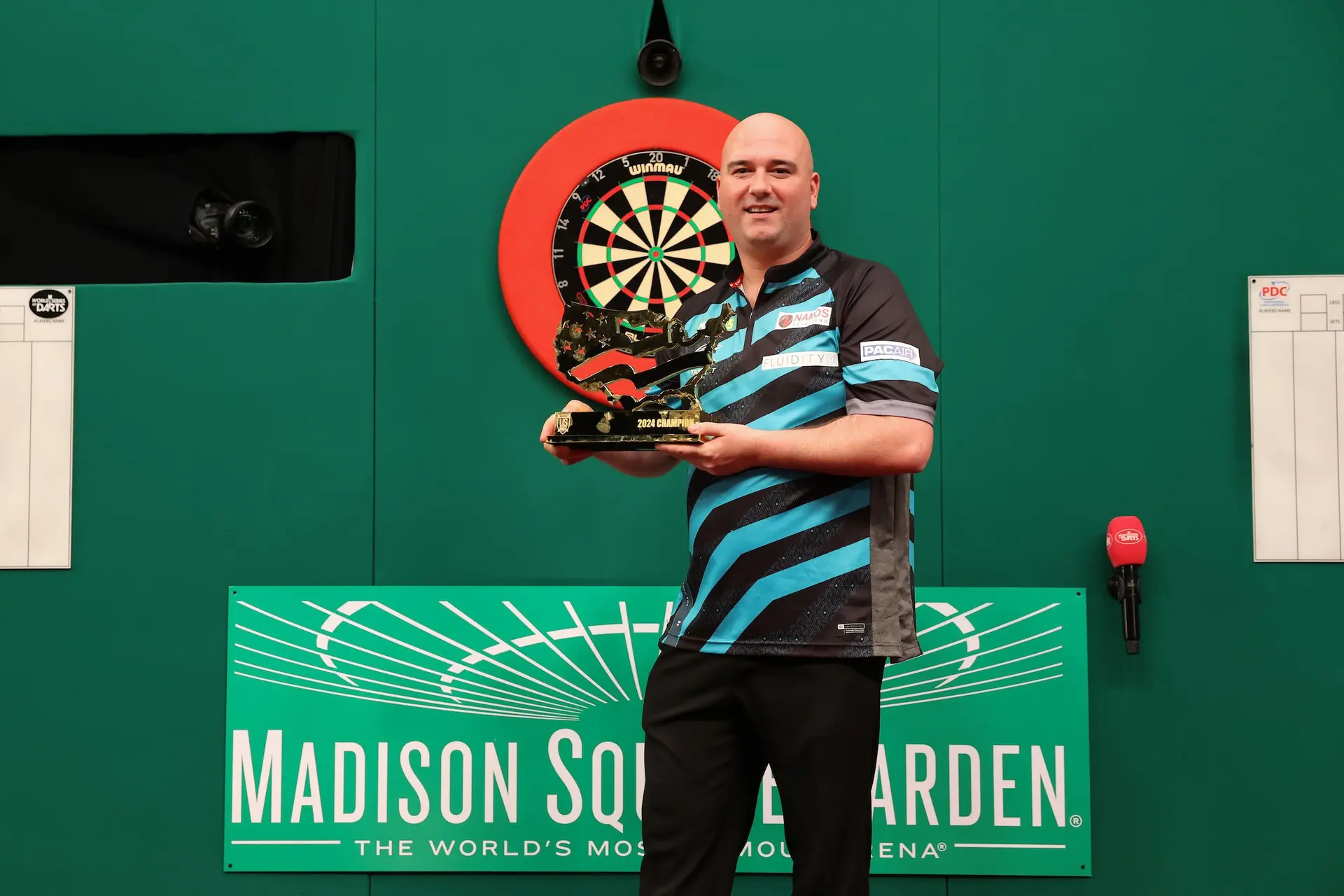 Rob Cross boekt sensationele overwinning en wint bet365 US Darts Masters