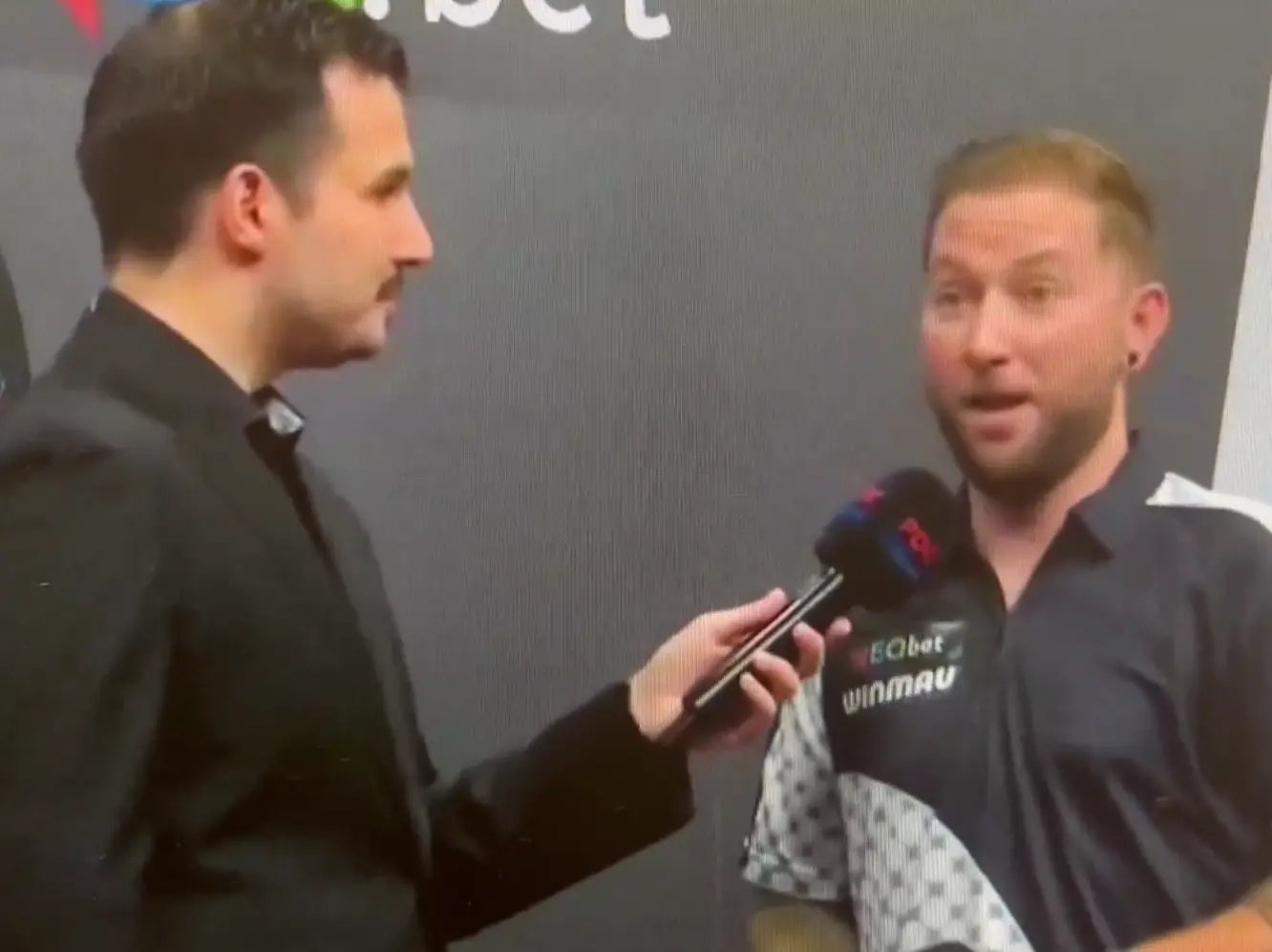 PDC is niet blij met Danny Noppert vanwege dit moment na zijn winst op Van Duijvenbode