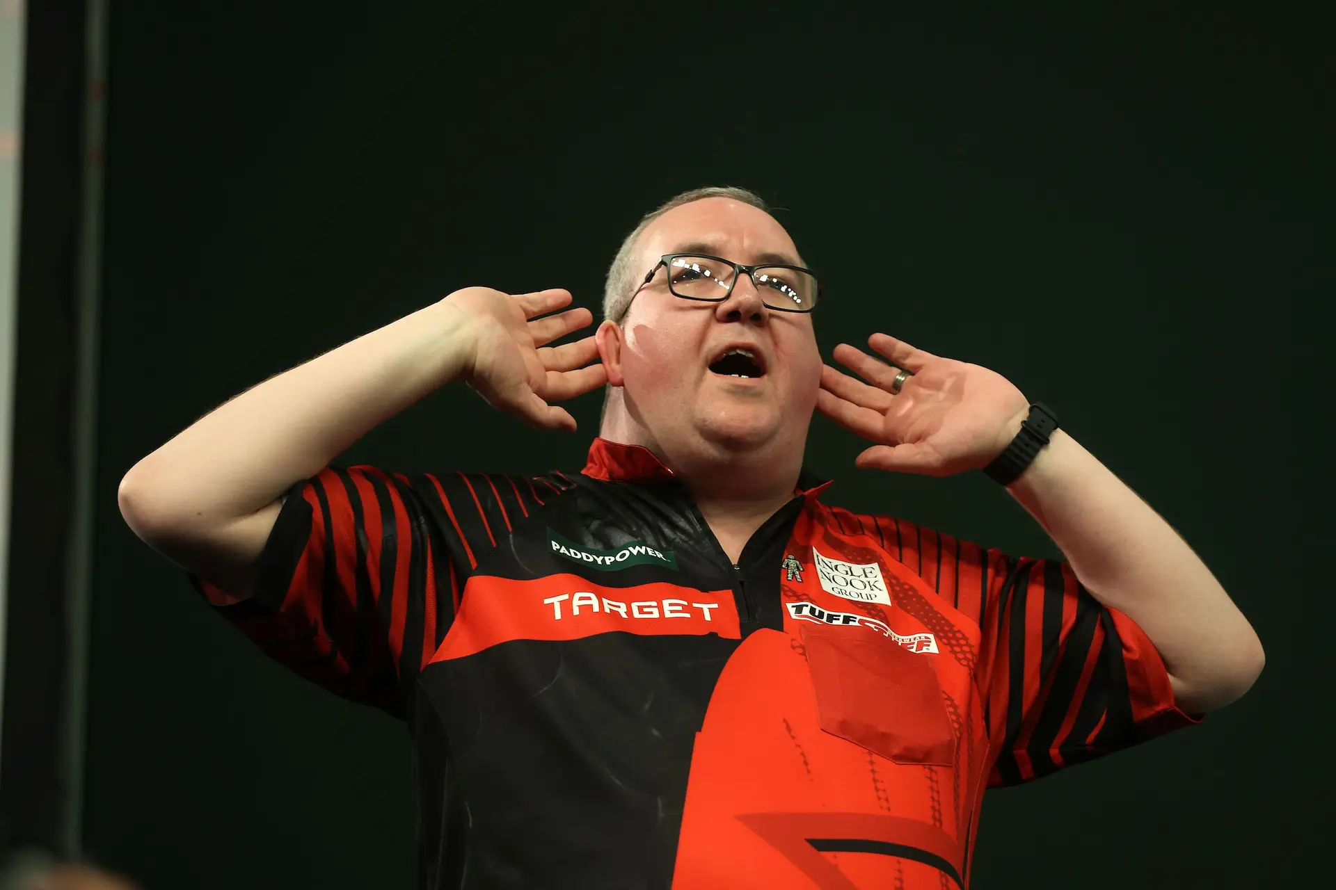 Video-hoogtepunt: Bunting scoort 9-darter en wint eindelijk Premier League Darts