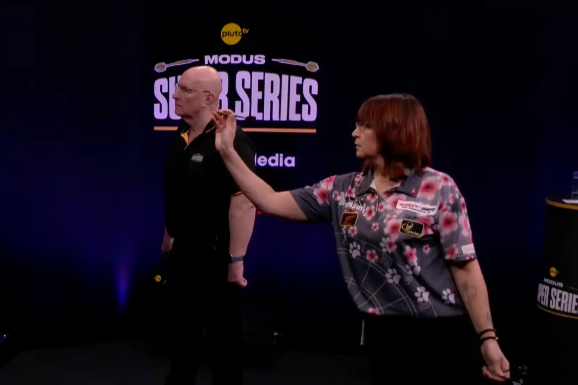 Kirsi Viinikainen schrijft geschiedenis met eerste PDC Women’s Series-titel