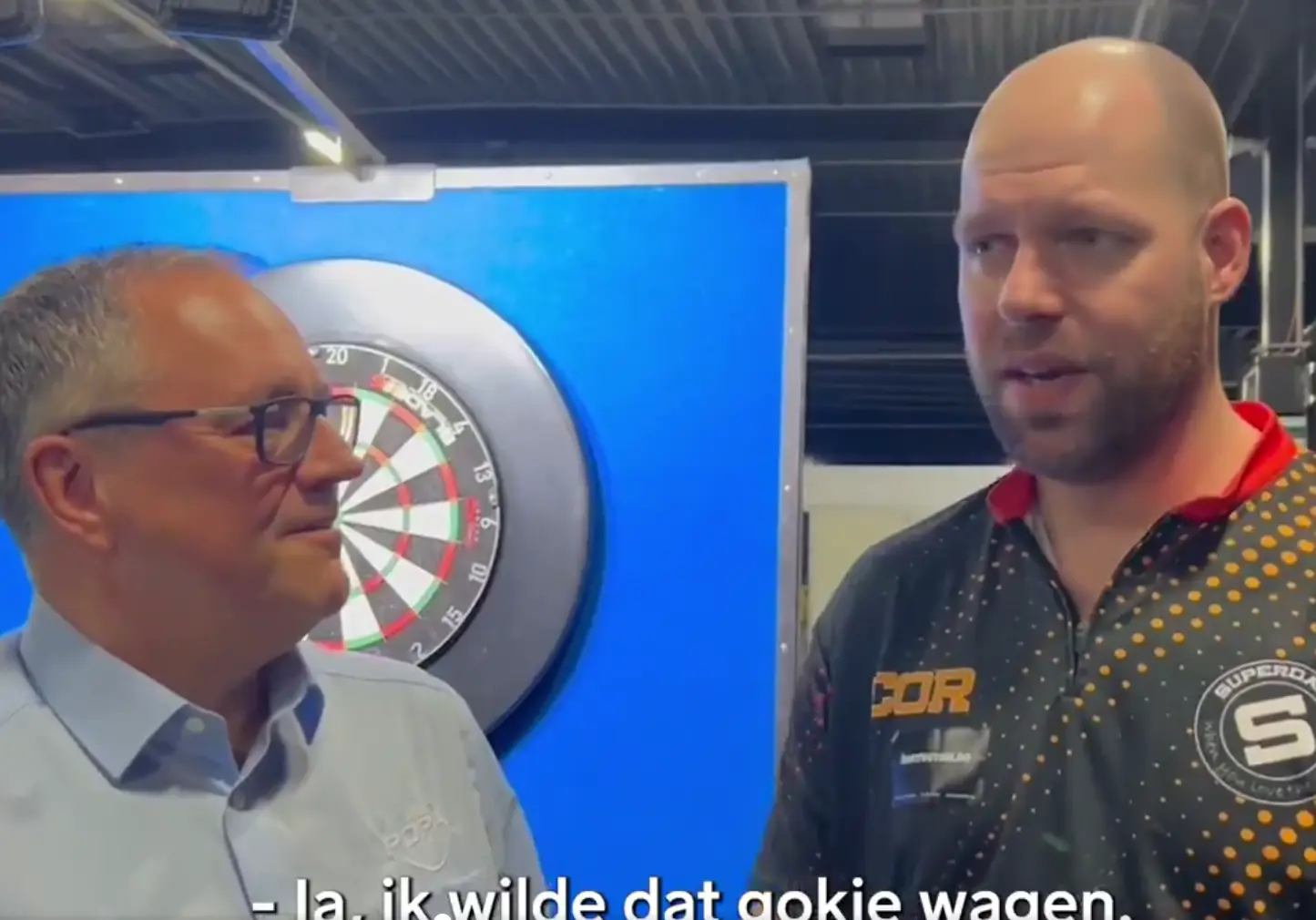 Cor Dekker als Nederlands sprekende Noor met PDC tourkaart: "Ben voor de liefde naar Noorwegen gegaan"
