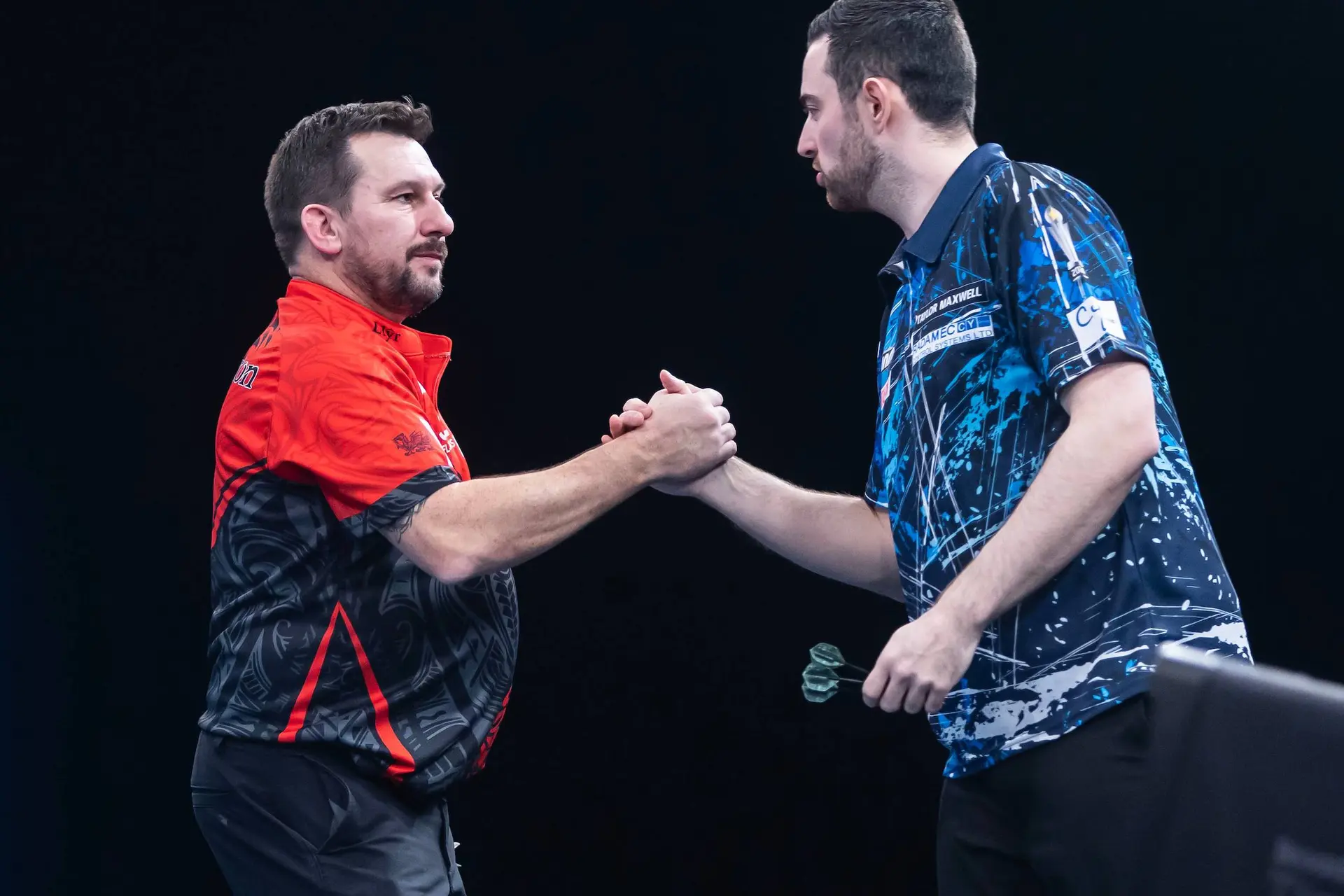 Luke Humphries wint zinderende finale van de Winmau World Masters