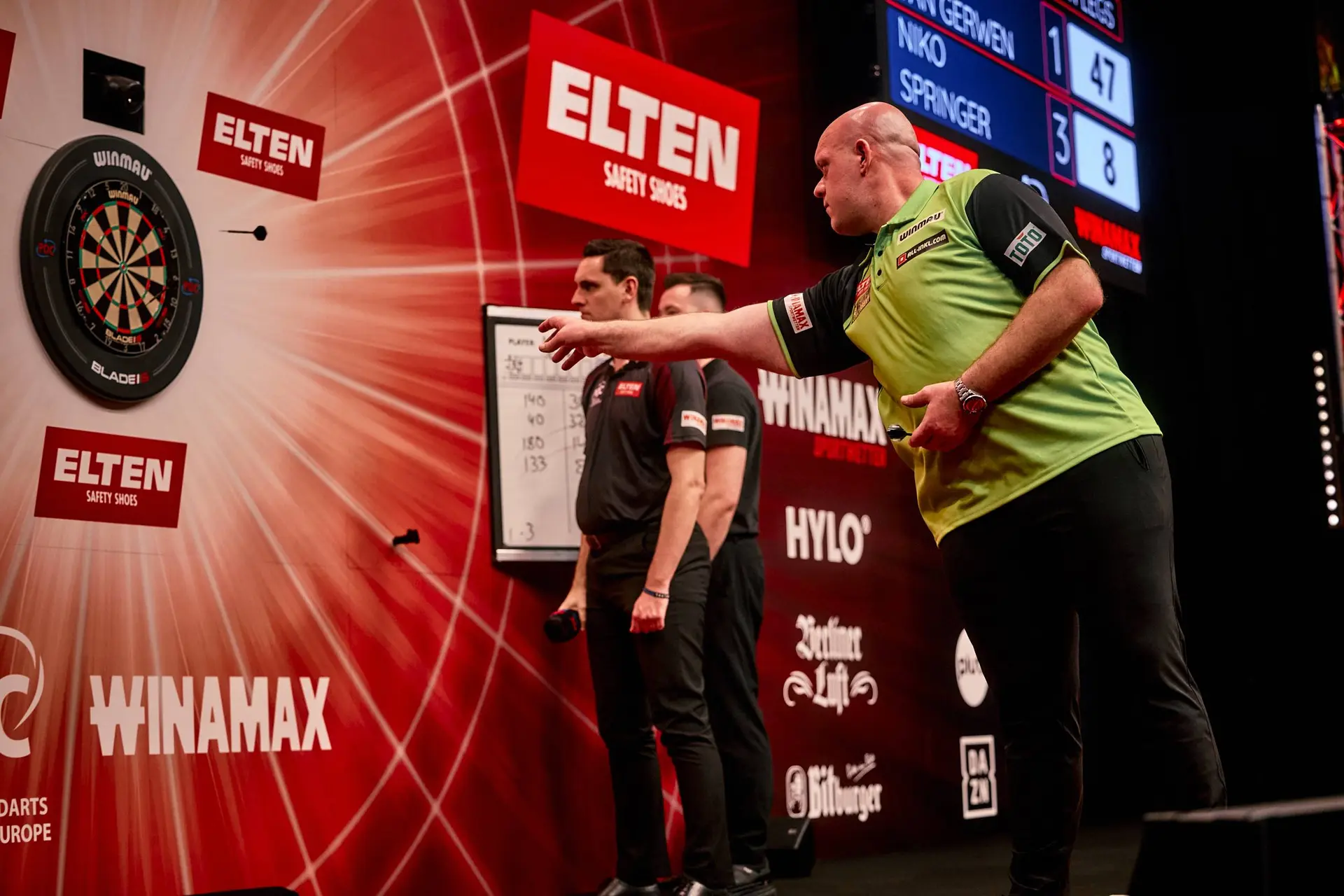 EDT zaterdagavond: Van Gerwen ontsnapt, De Decker schittert en Schindler verbaast in Göttingen