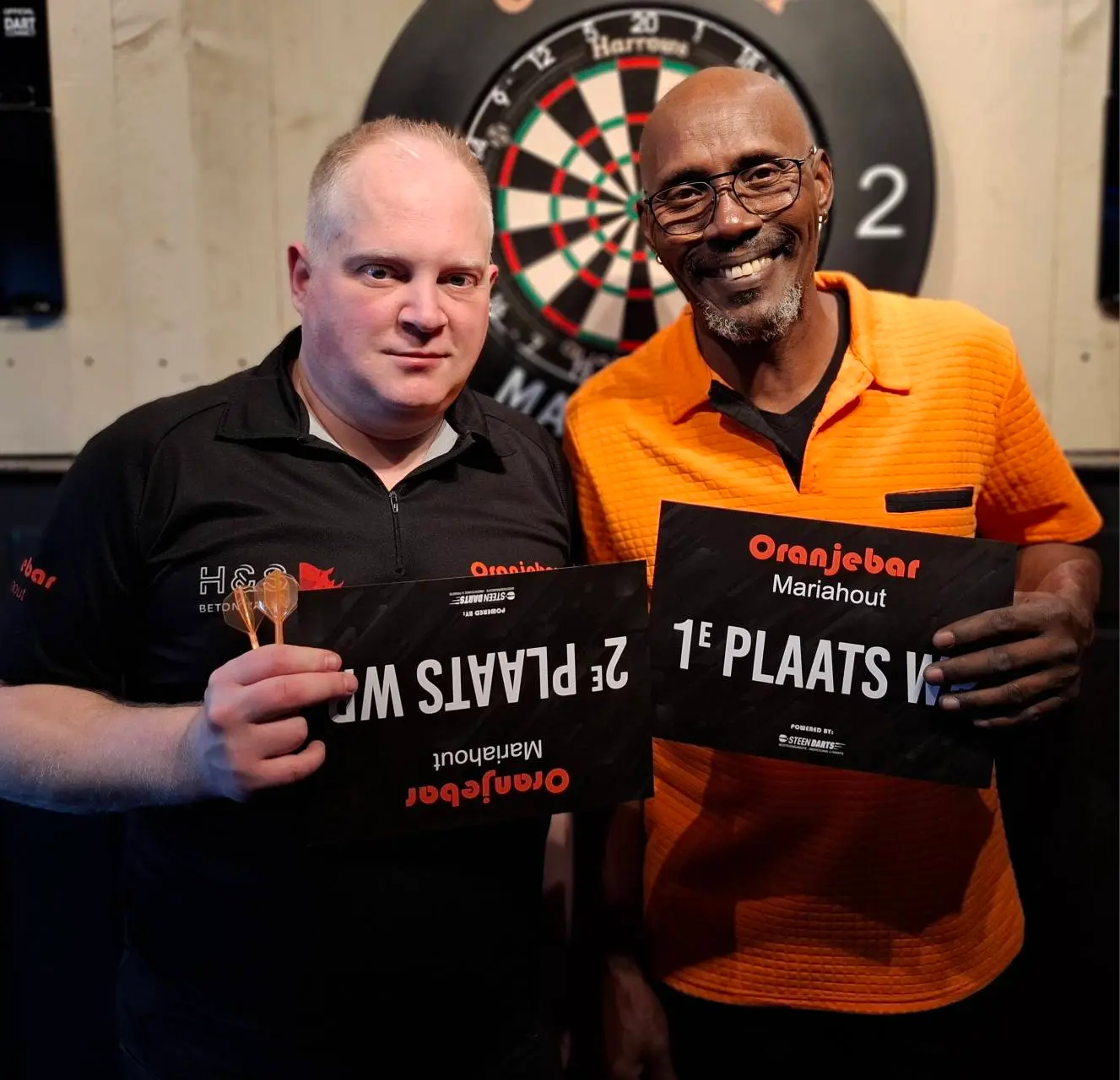 Junni Ruiter wint het eerste Harrows Quadro 240 darttoernooi in Oranjebar Mariahout