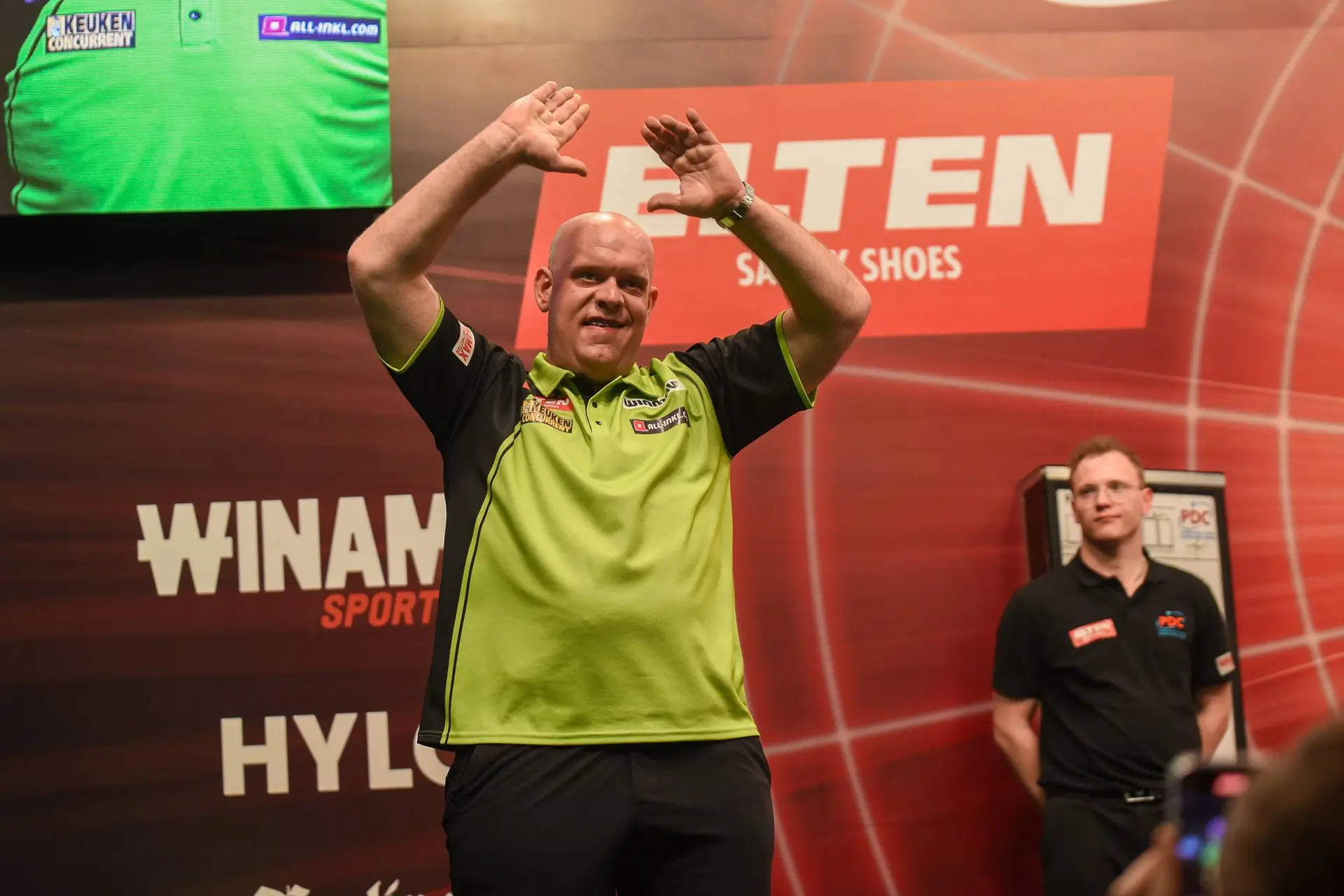 Michael van Gerwen verslaat Gian van Veen in finale German Darts Grand Prix en pakt eerste titel in 2025